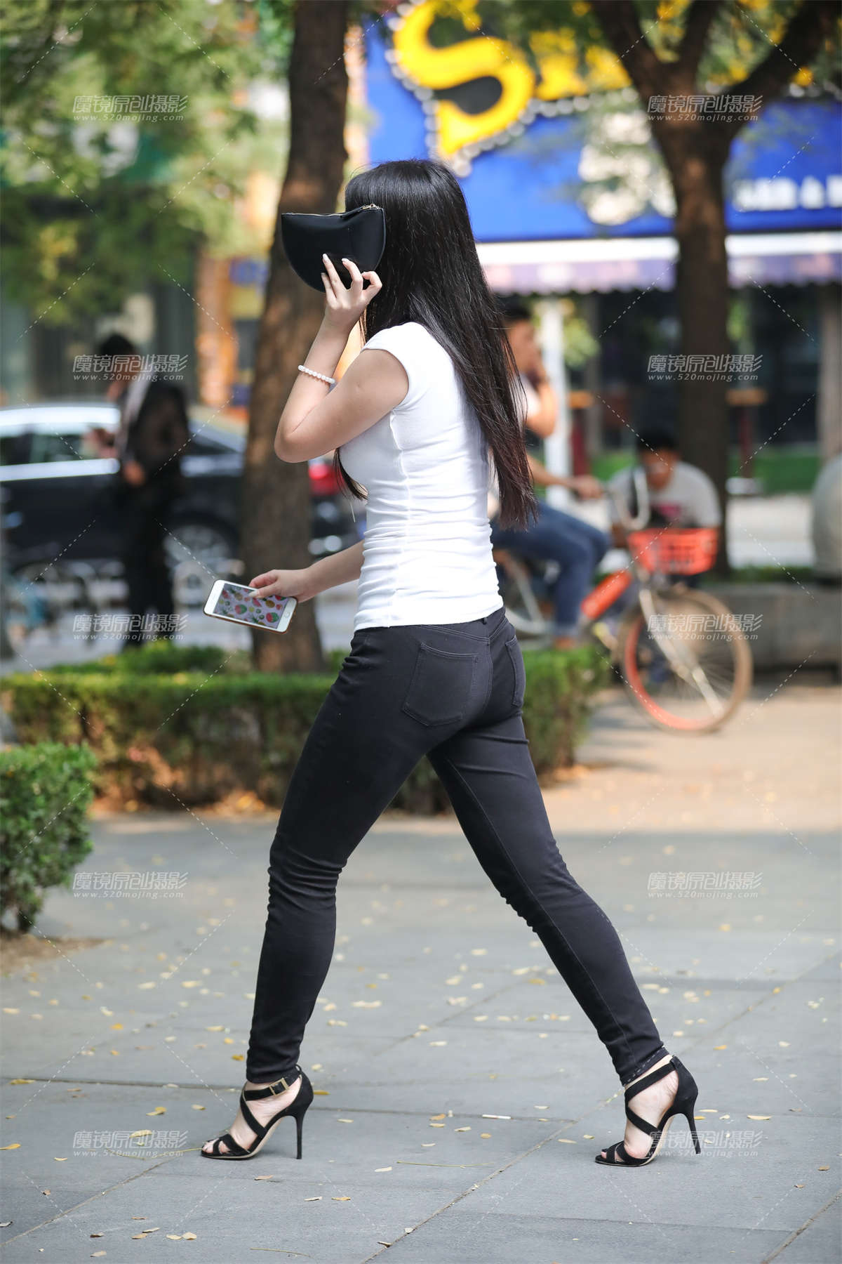 图片[2]-牛仔长腿妹纸有些忧愁-日更街拍