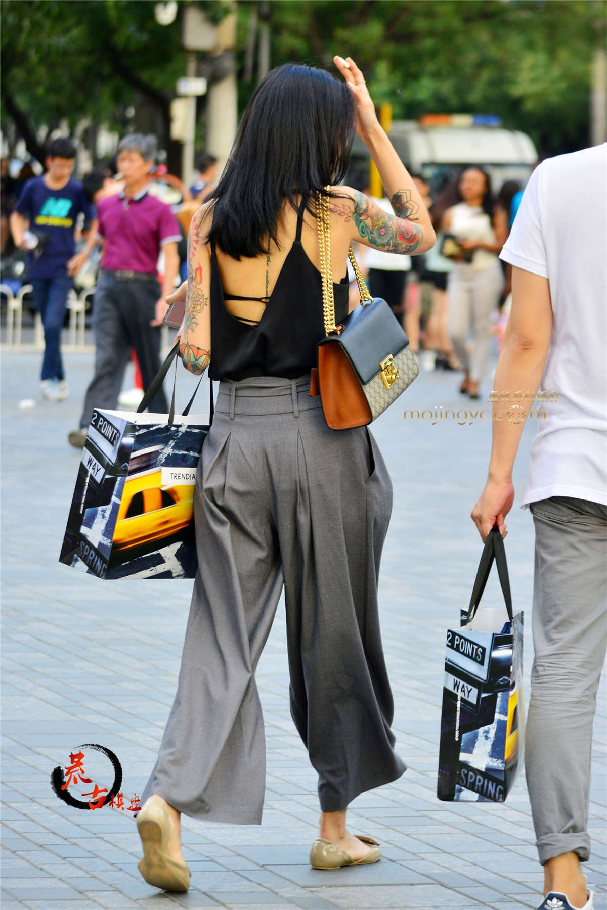 图片[2]-8-18 纹身、吊带、露背-日更街拍