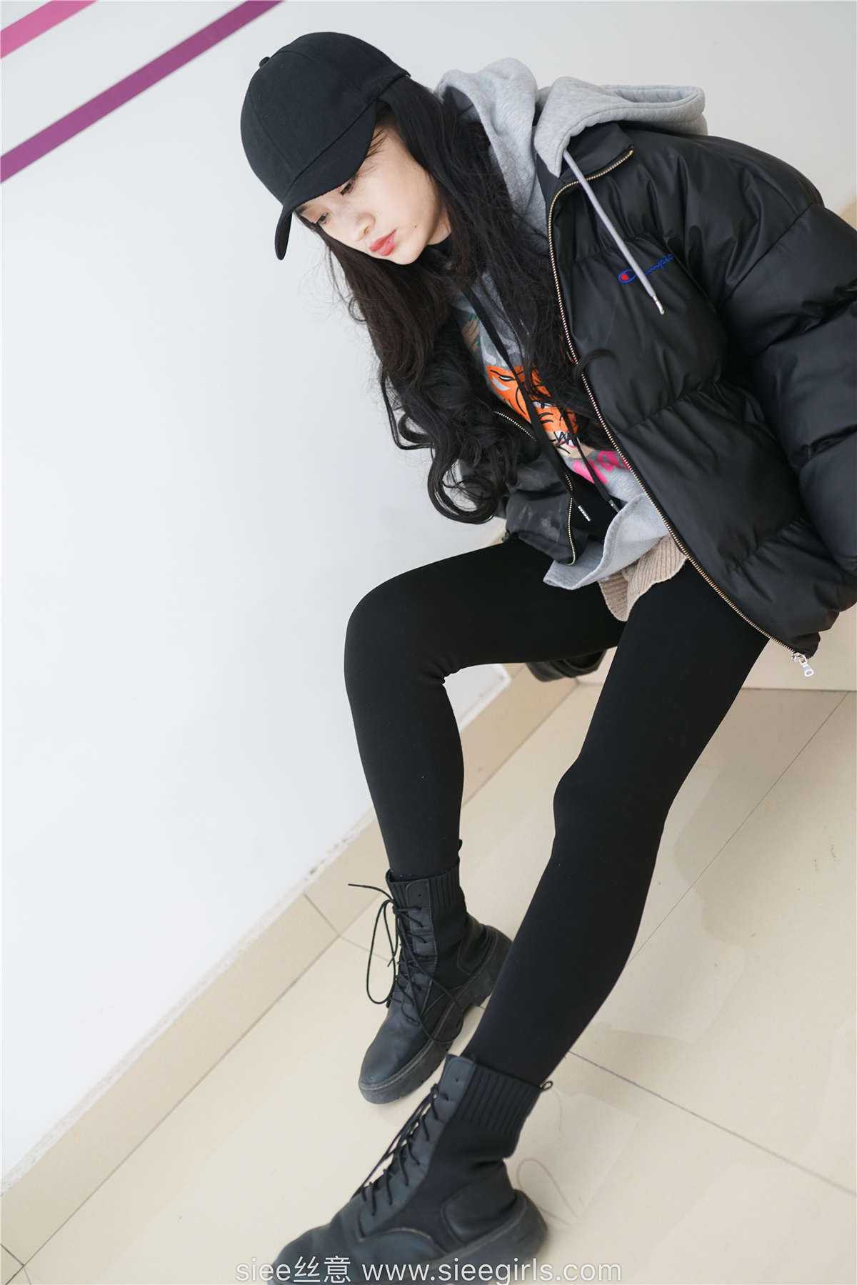 SIEE丝意 NO.433 含含～伊人在水一方-日更街拍