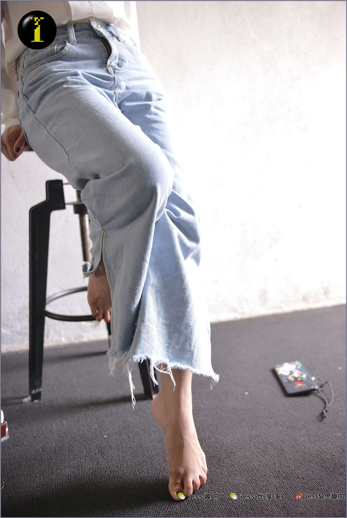 图片[2]-IESS异思趣向 普惠集073 范美美-涂趾甲油-日更街拍