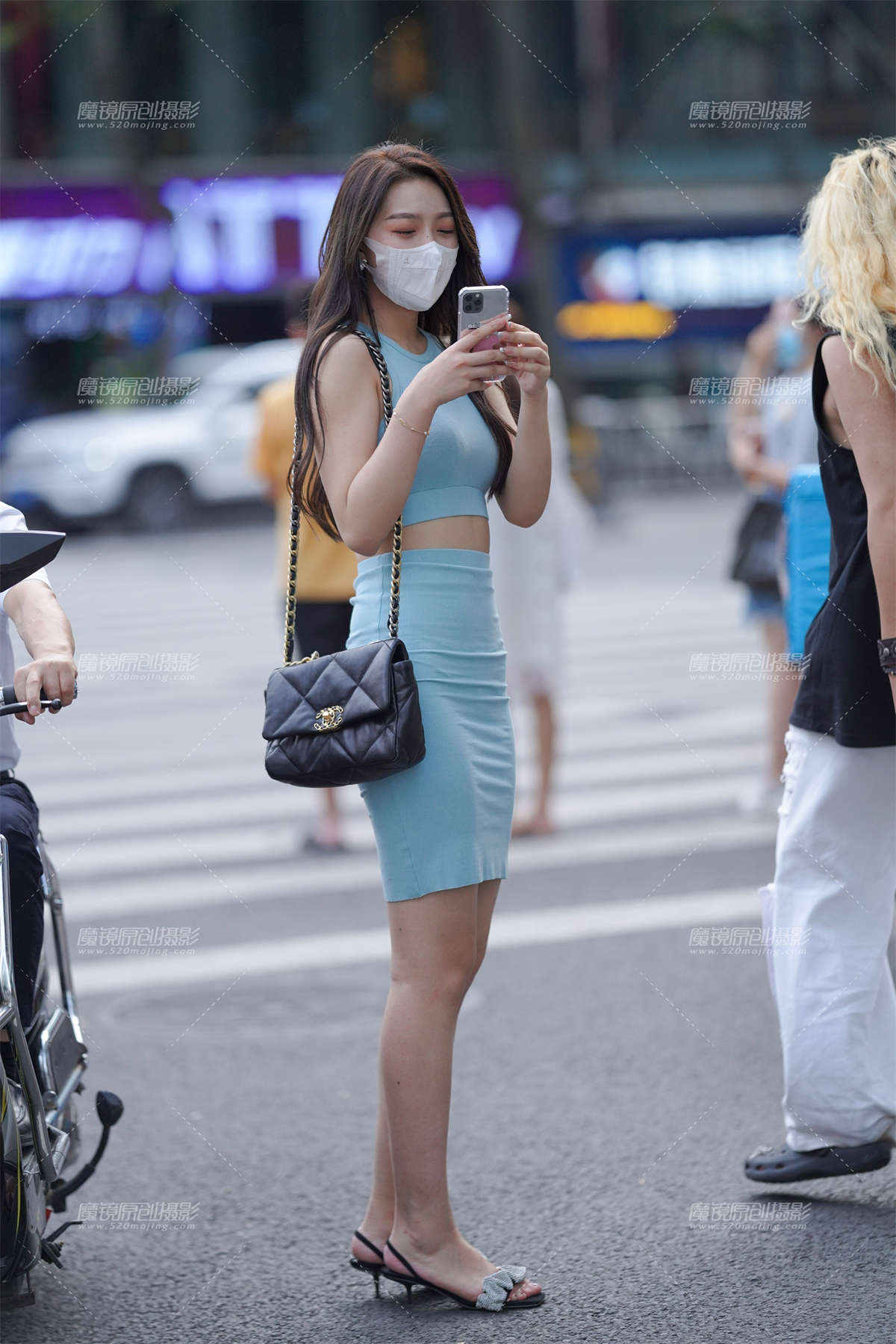 闺蜜两身材真好-日更街拍