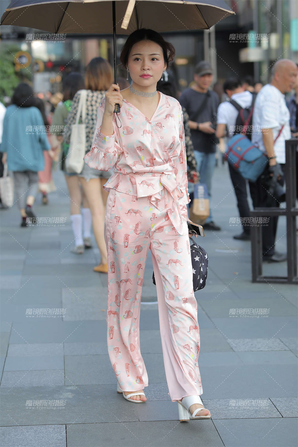 美妇人出街-日更街拍