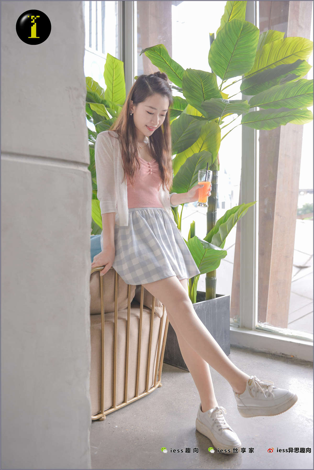 图片[2]-IESS异思趣向 普惠集074 古典腿神小捷-小捷的小白鞋-日更街拍