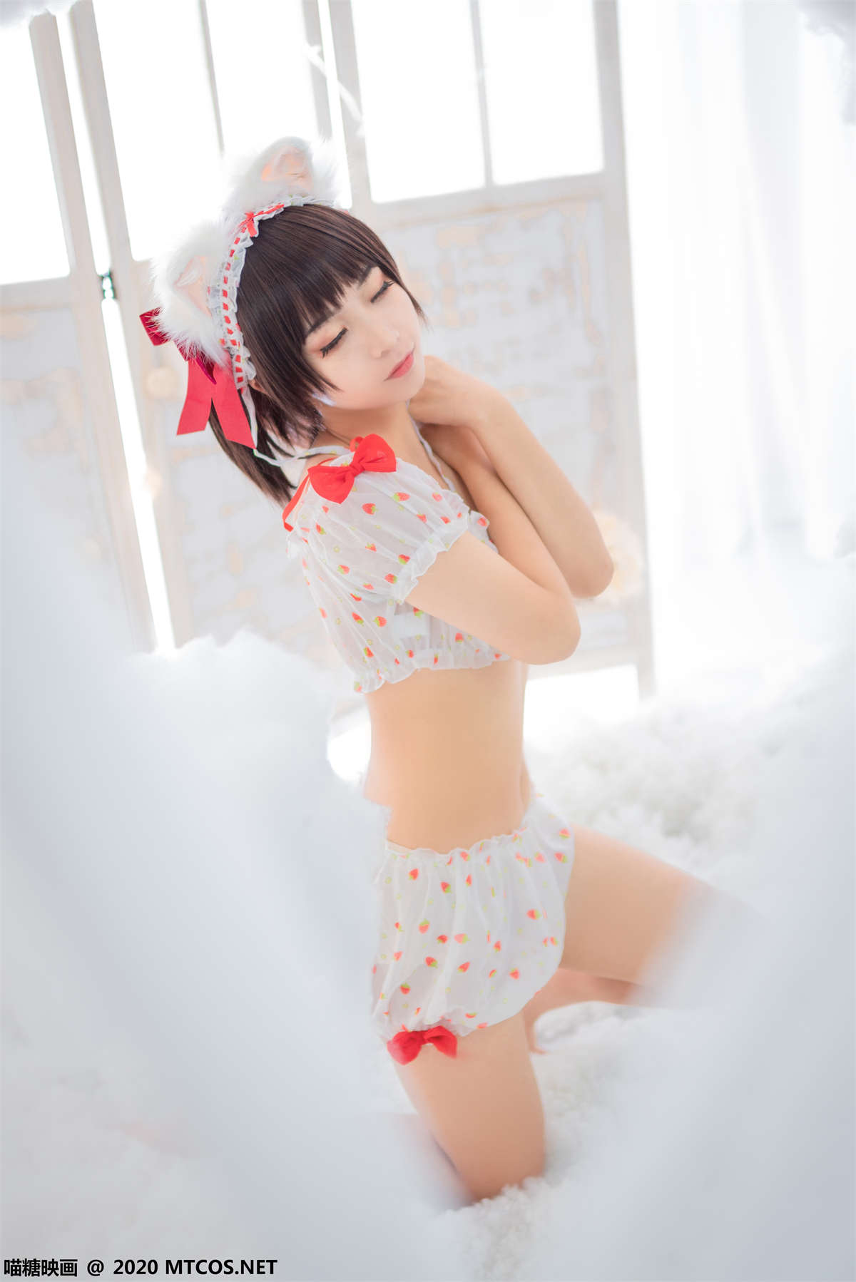图片[2]-喵糖映画 VOL.155 草莓印花小夜衣-日更街拍