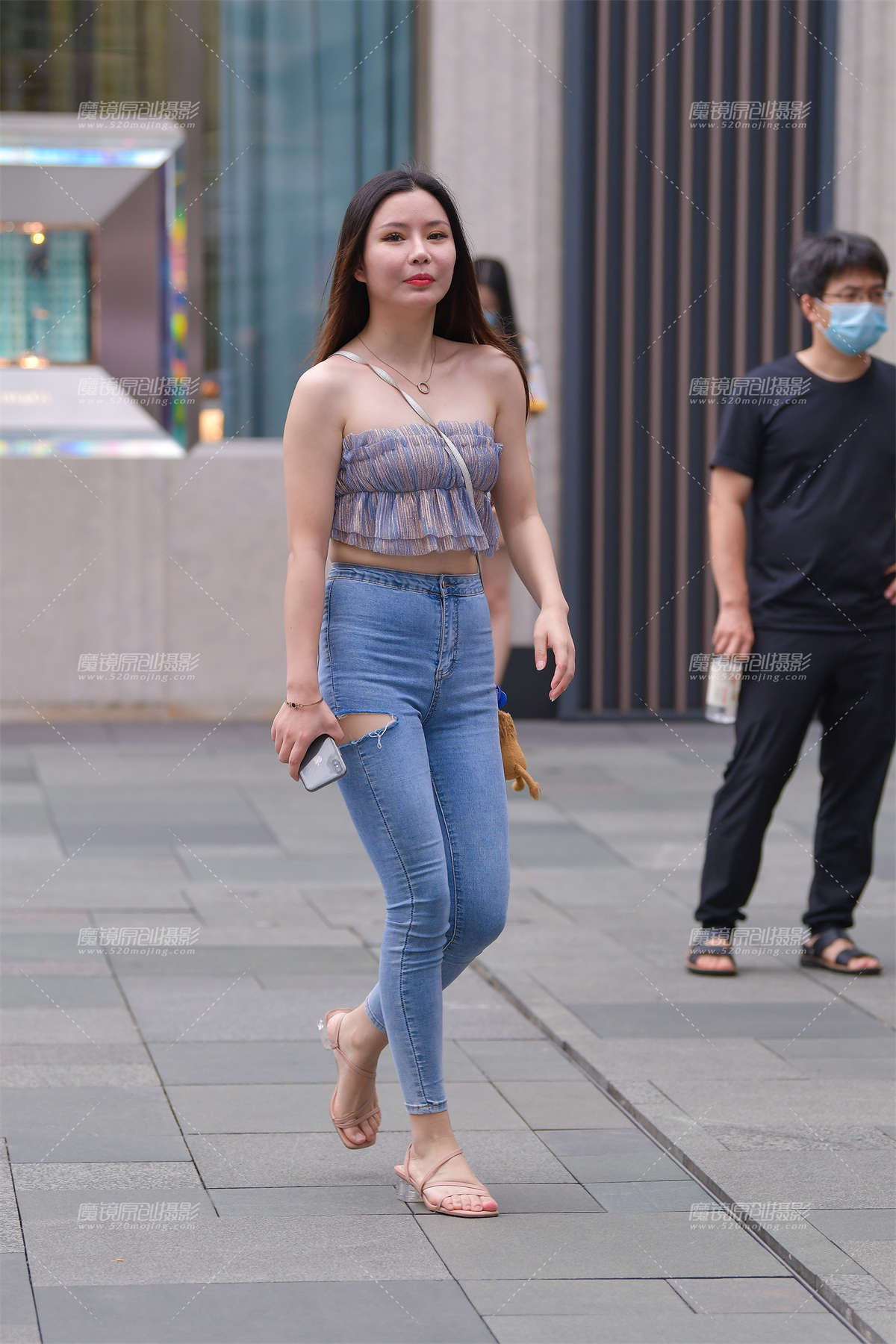 紧牛小姐姐-日更街拍