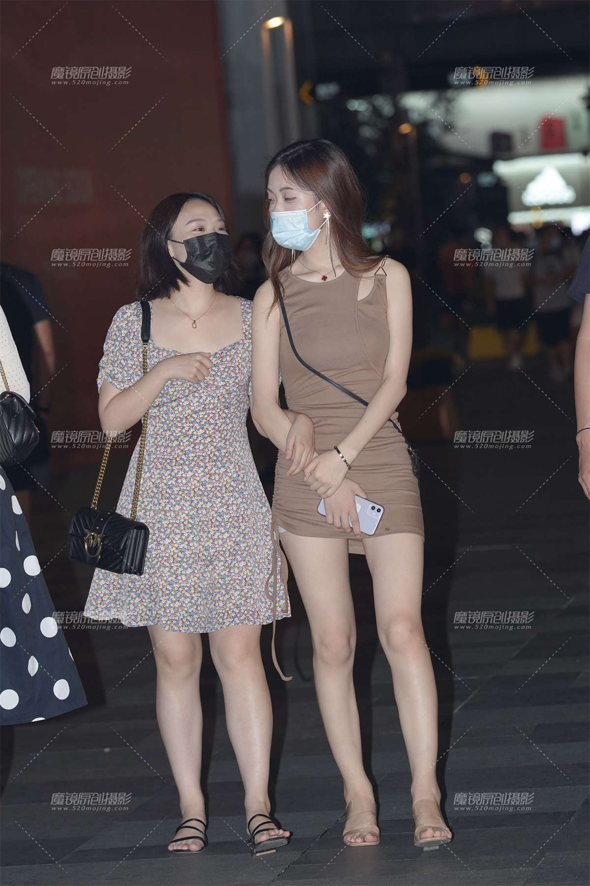 含羞美眉-日更街拍