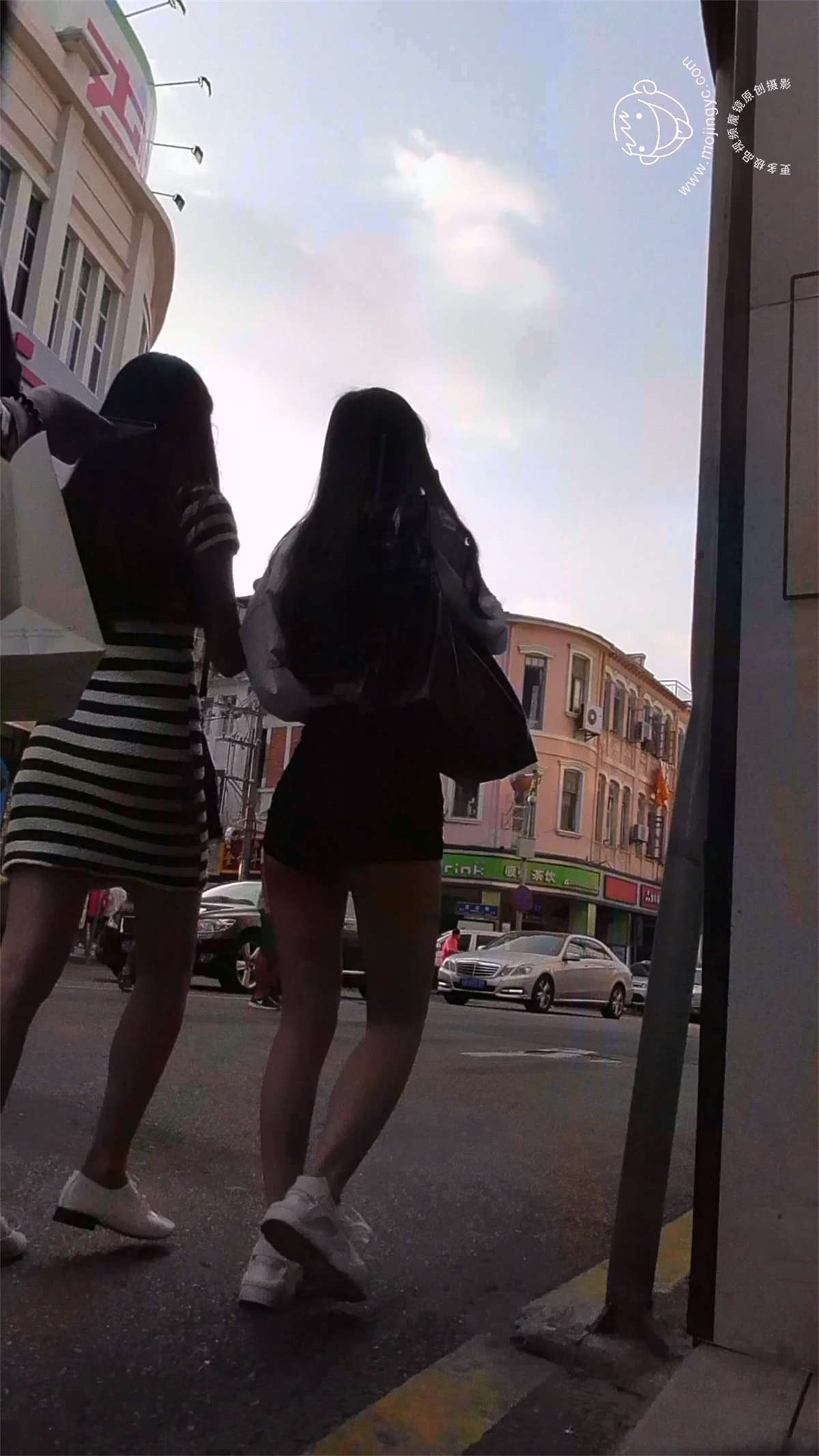 图片[2]-极品圆臀小蛮腰性感美女-日更街拍