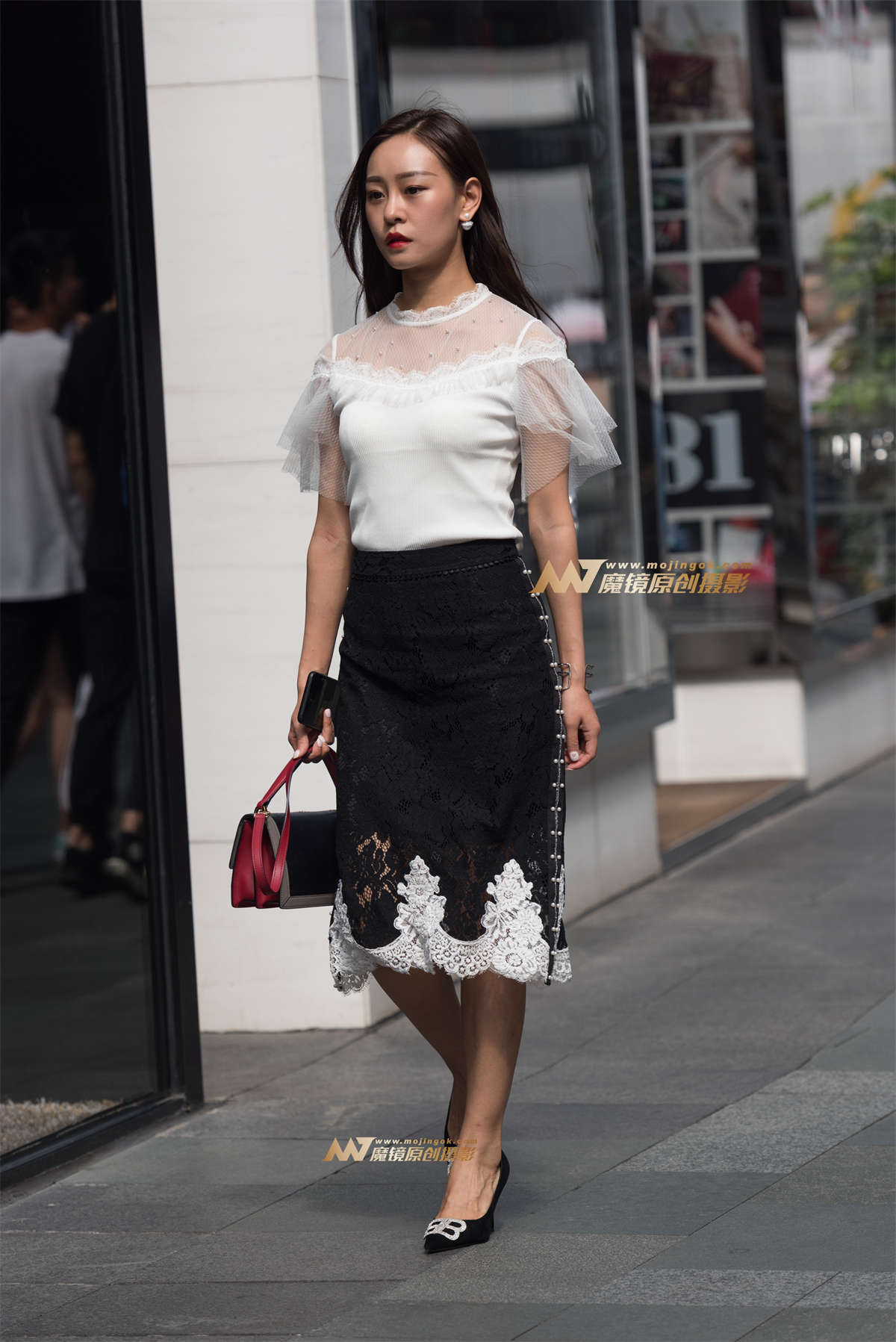 花纹包臀裙美女-日更街拍