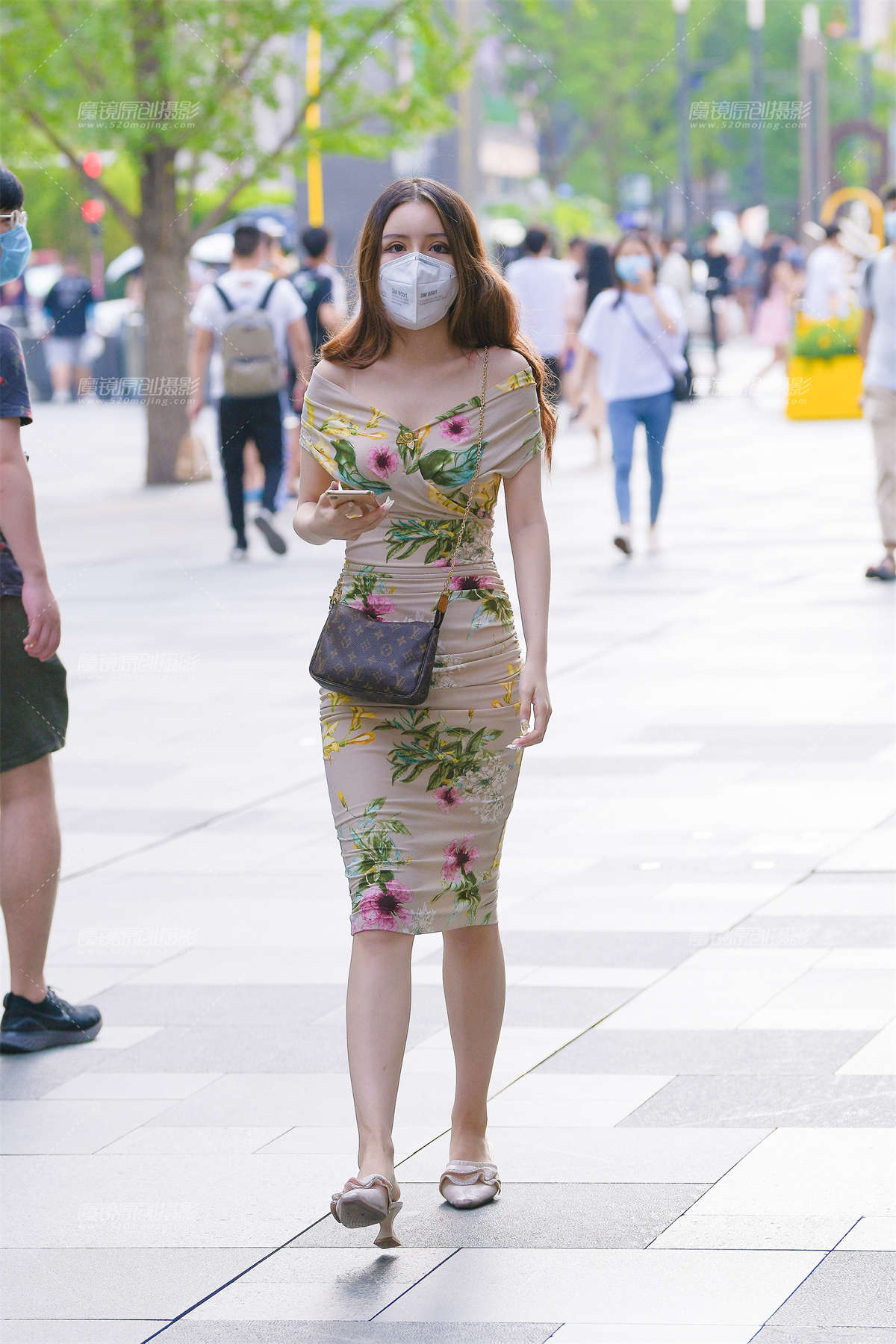 紧身包臀裙-日更街拍