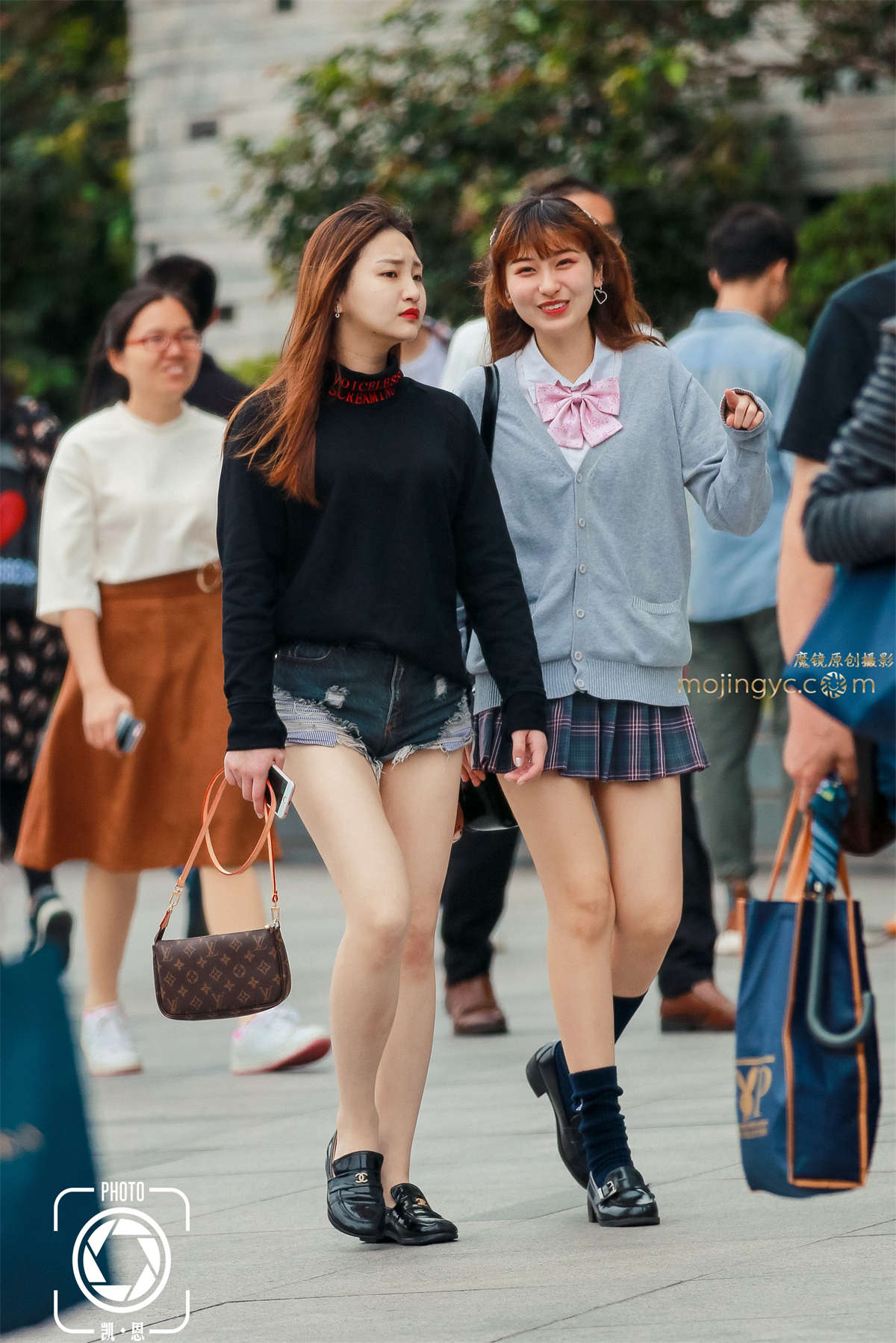 超短热裤学生学妹-日更街拍