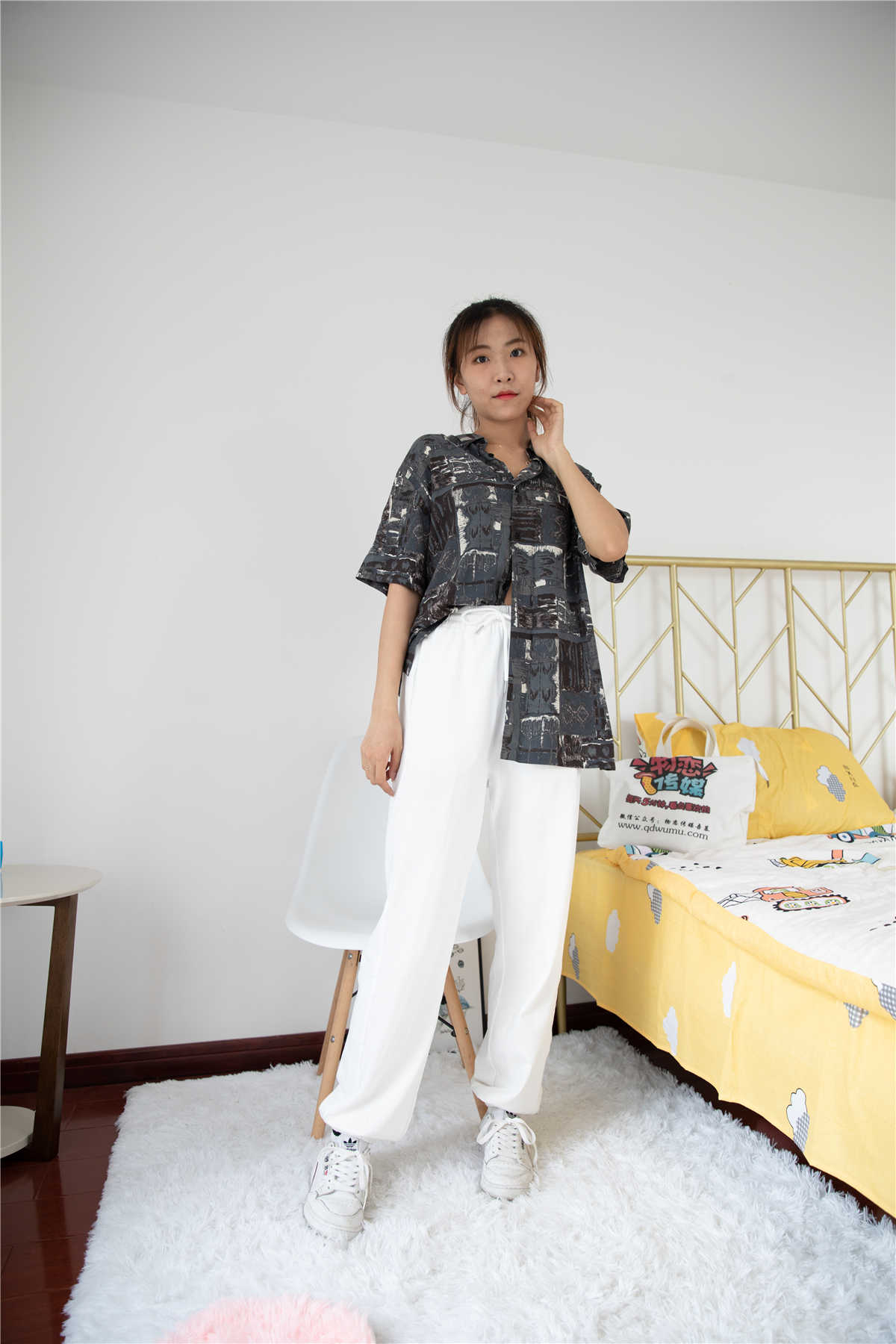 物恋传媒444期：elise-过去的乐章-日更街拍