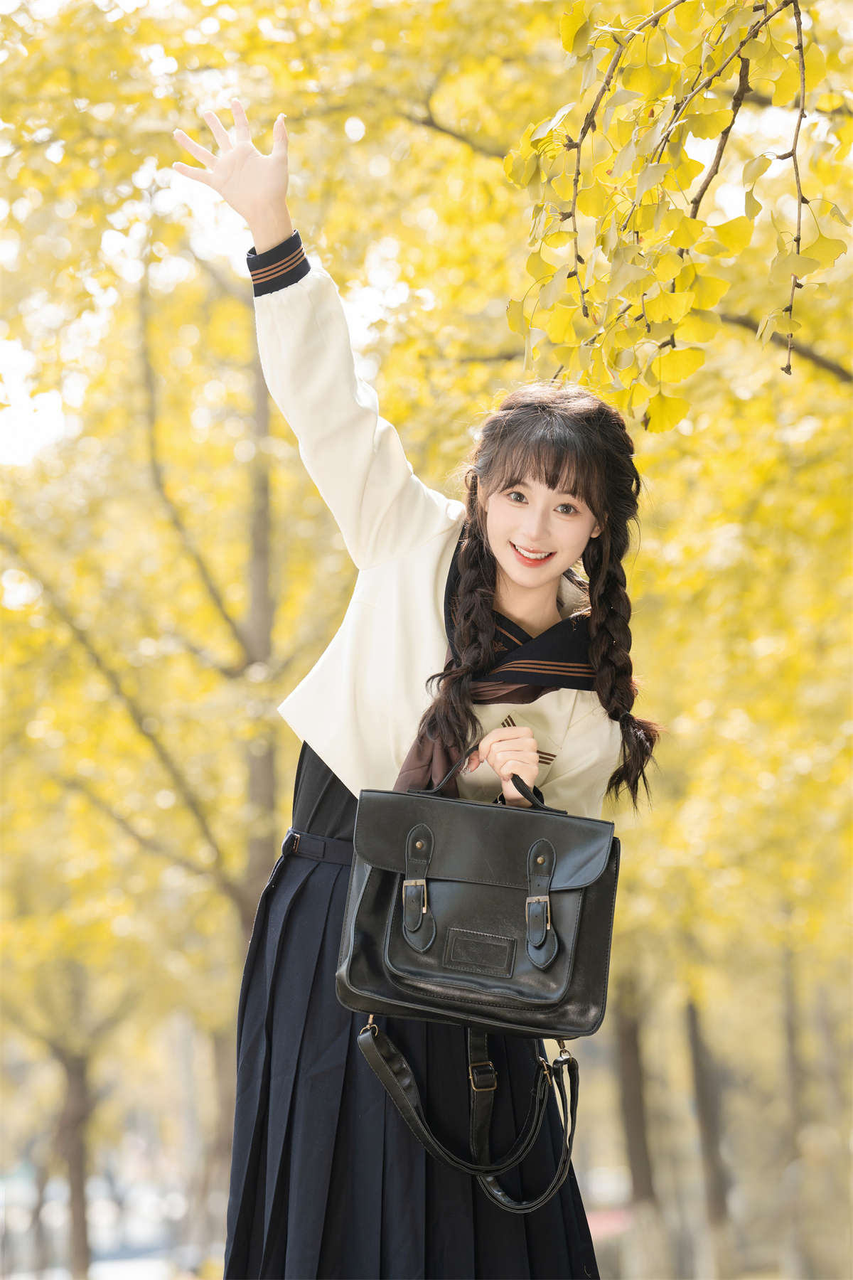 YITUYU艺图语 2025.03.03 银杏好秋天 夏芋小年-日更街拍