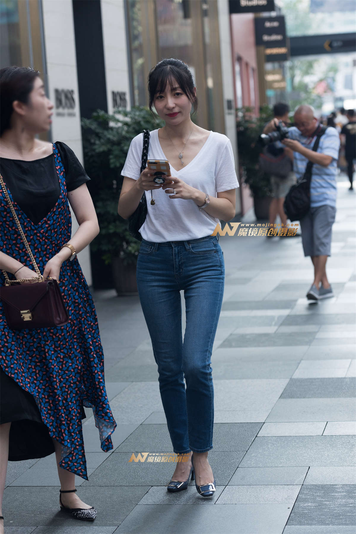 紧身牛子__-日更街拍