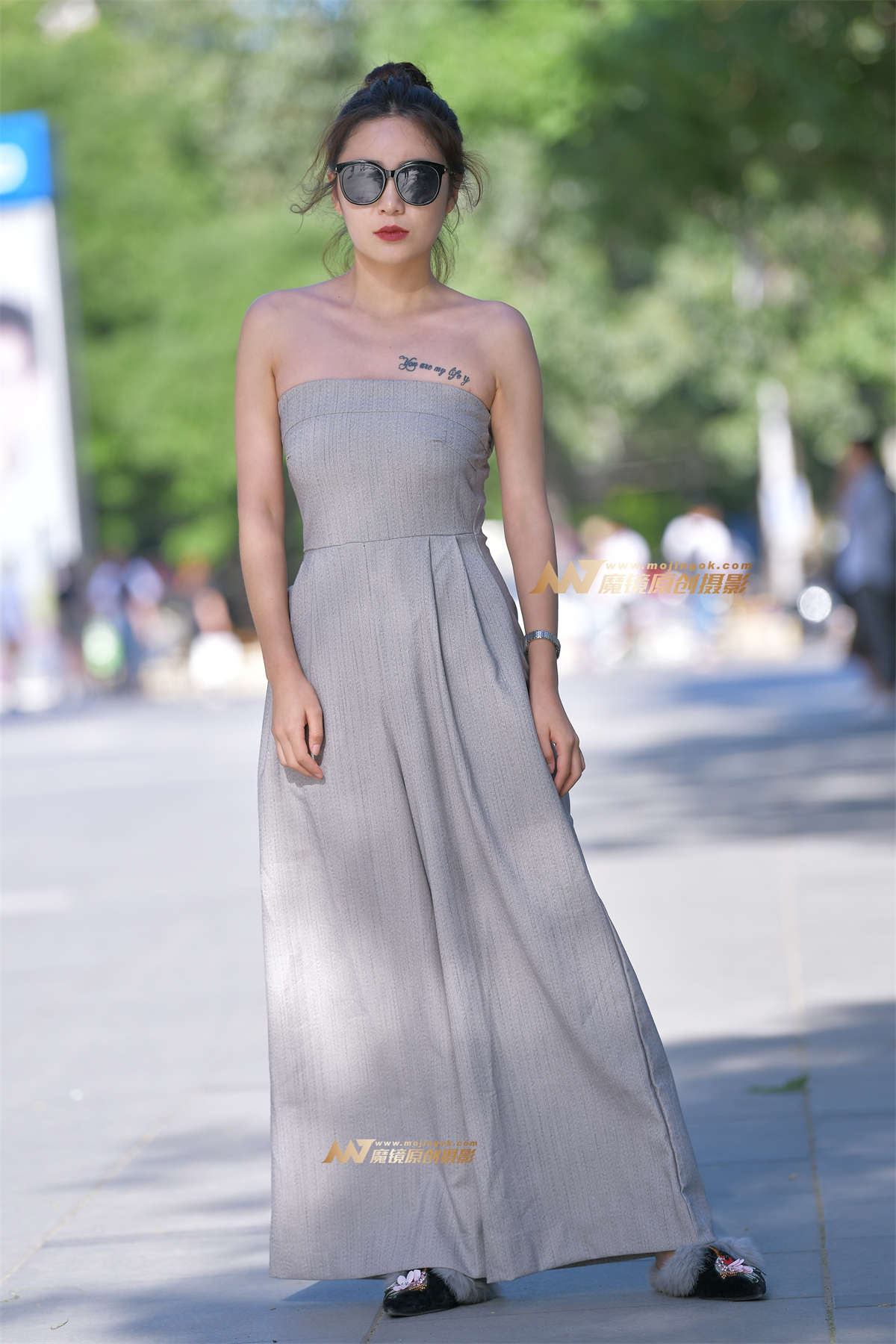 【红石赛帖】一个漂亮演员小姐姐-日更街拍