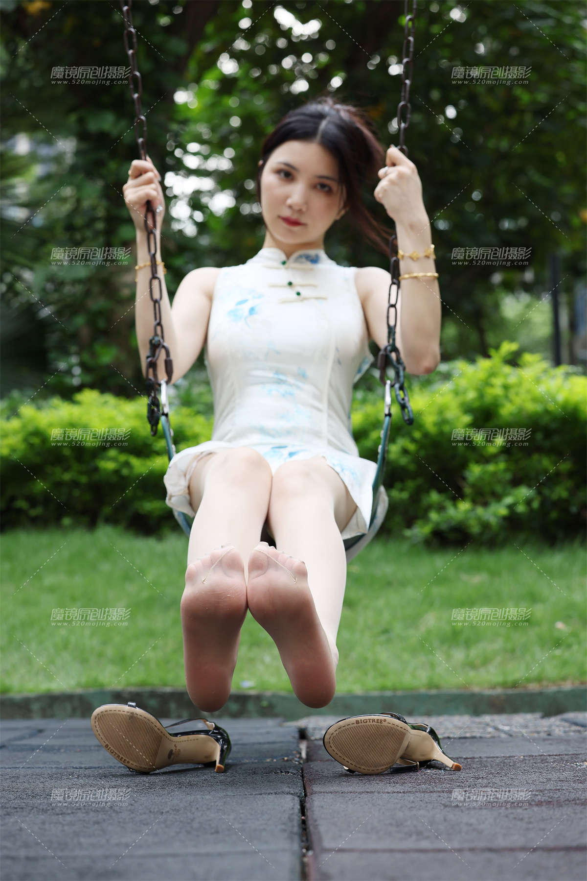 图片[2]-秋千上的旗袍肉丝winki-日更街拍