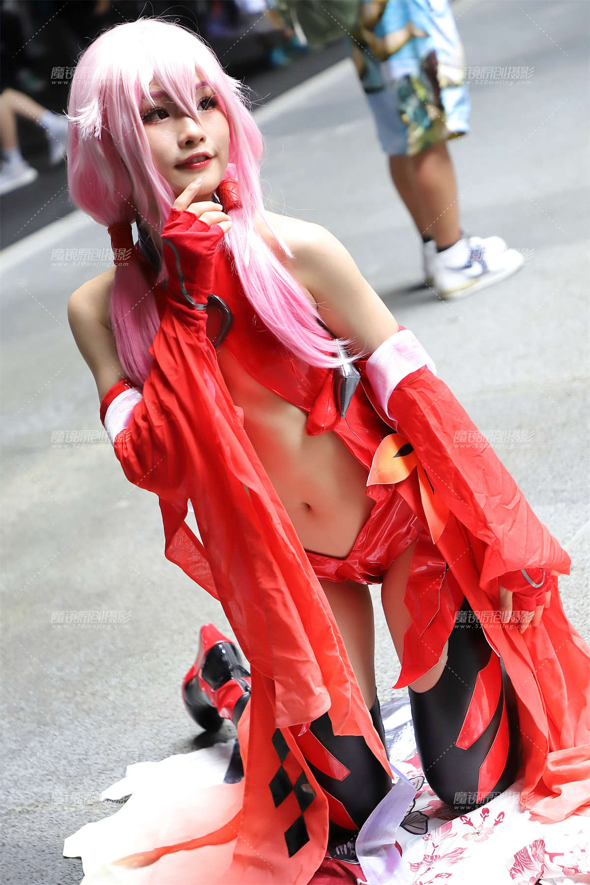 红色皮衣绸带-日更街拍