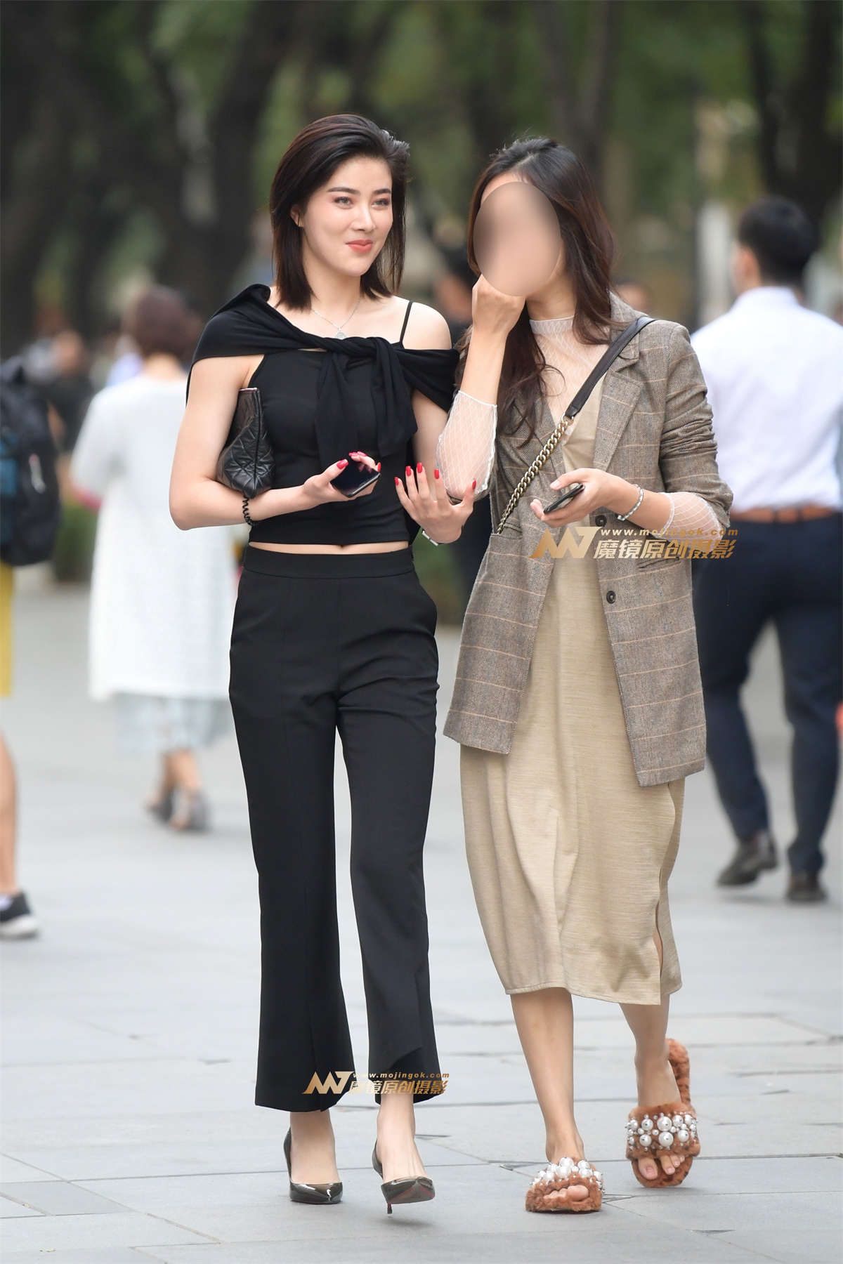 气质黑裤美女-日更街拍