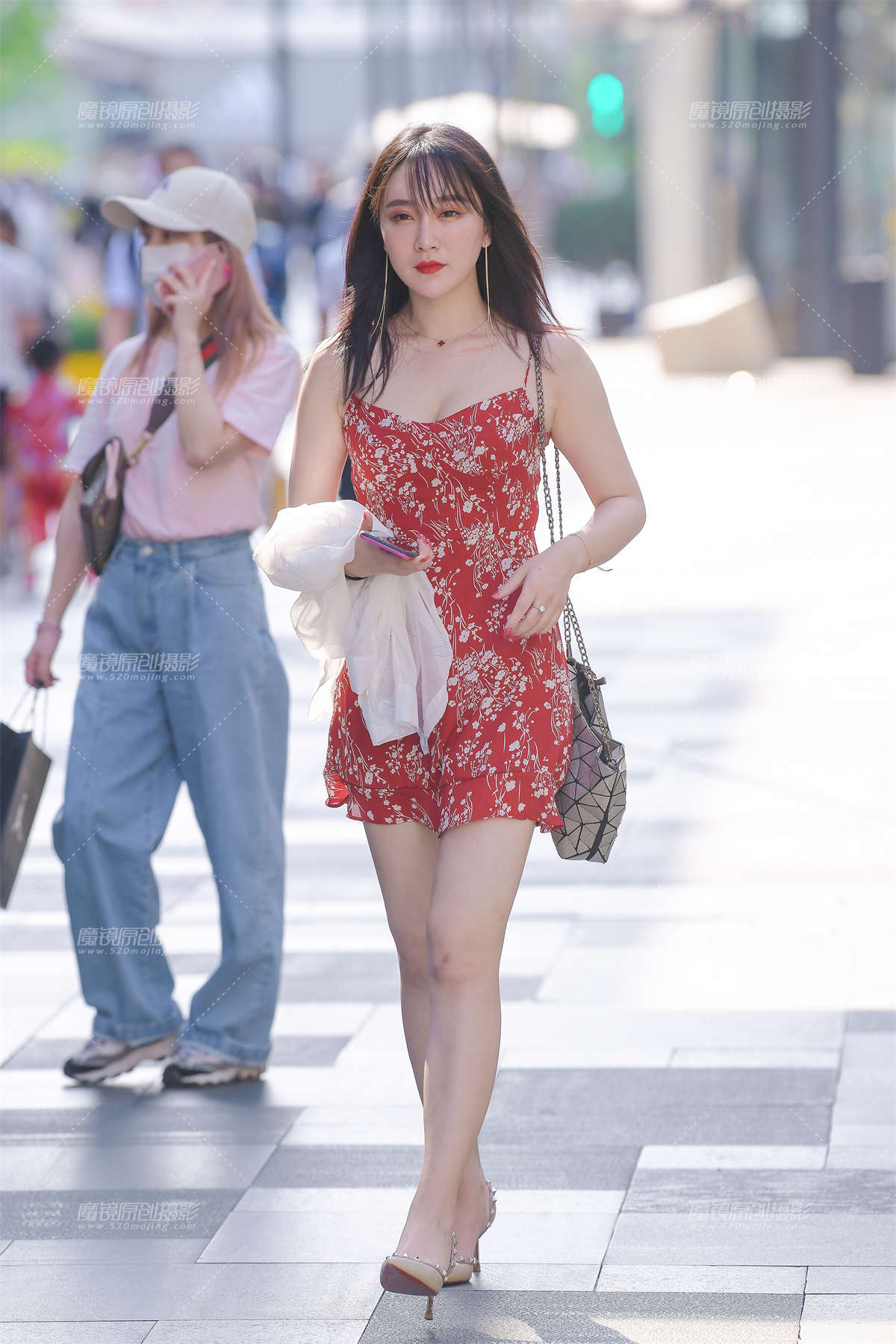 靓丽的美腿美人儿~-日更街拍