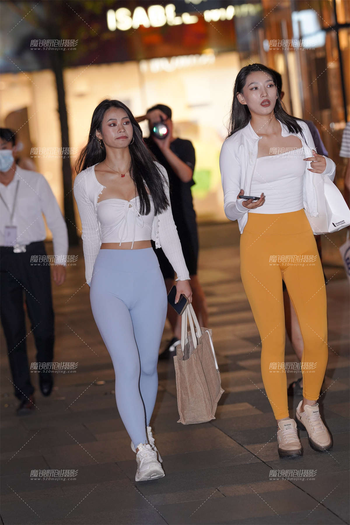 黄色瑜伽裤-日更街拍