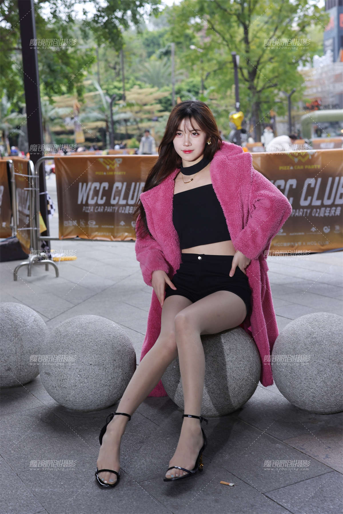 肉丝漂亮美眉克罗拉-日更街拍