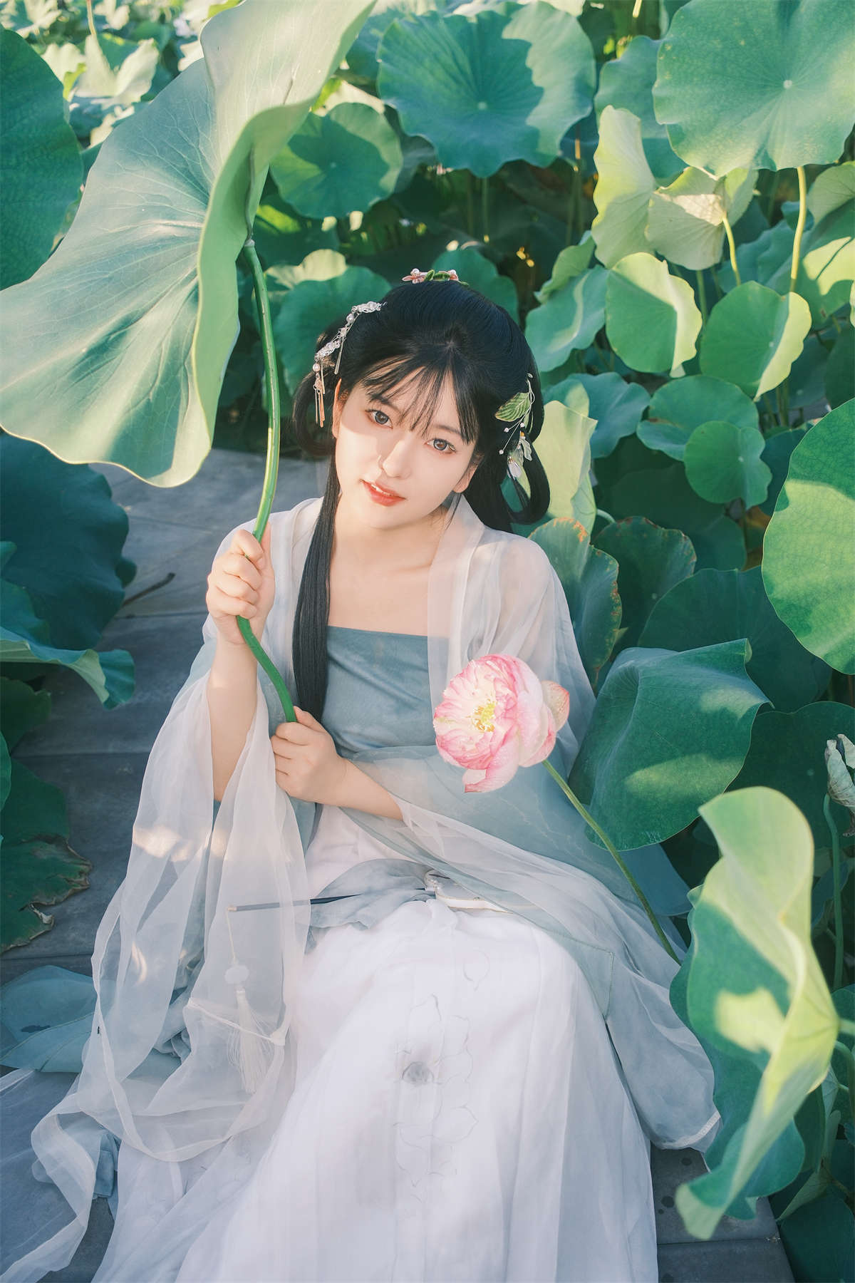 YITUYU艺图语 2024.09.22 误入莲花深处 静静-日更街拍