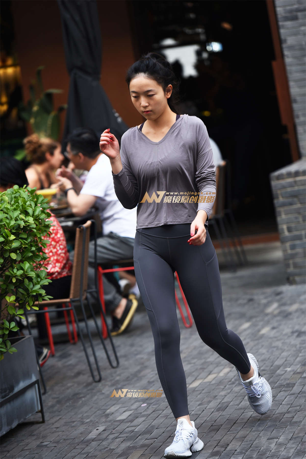 【咔喳赛贴】走的很急哦-日更街拍