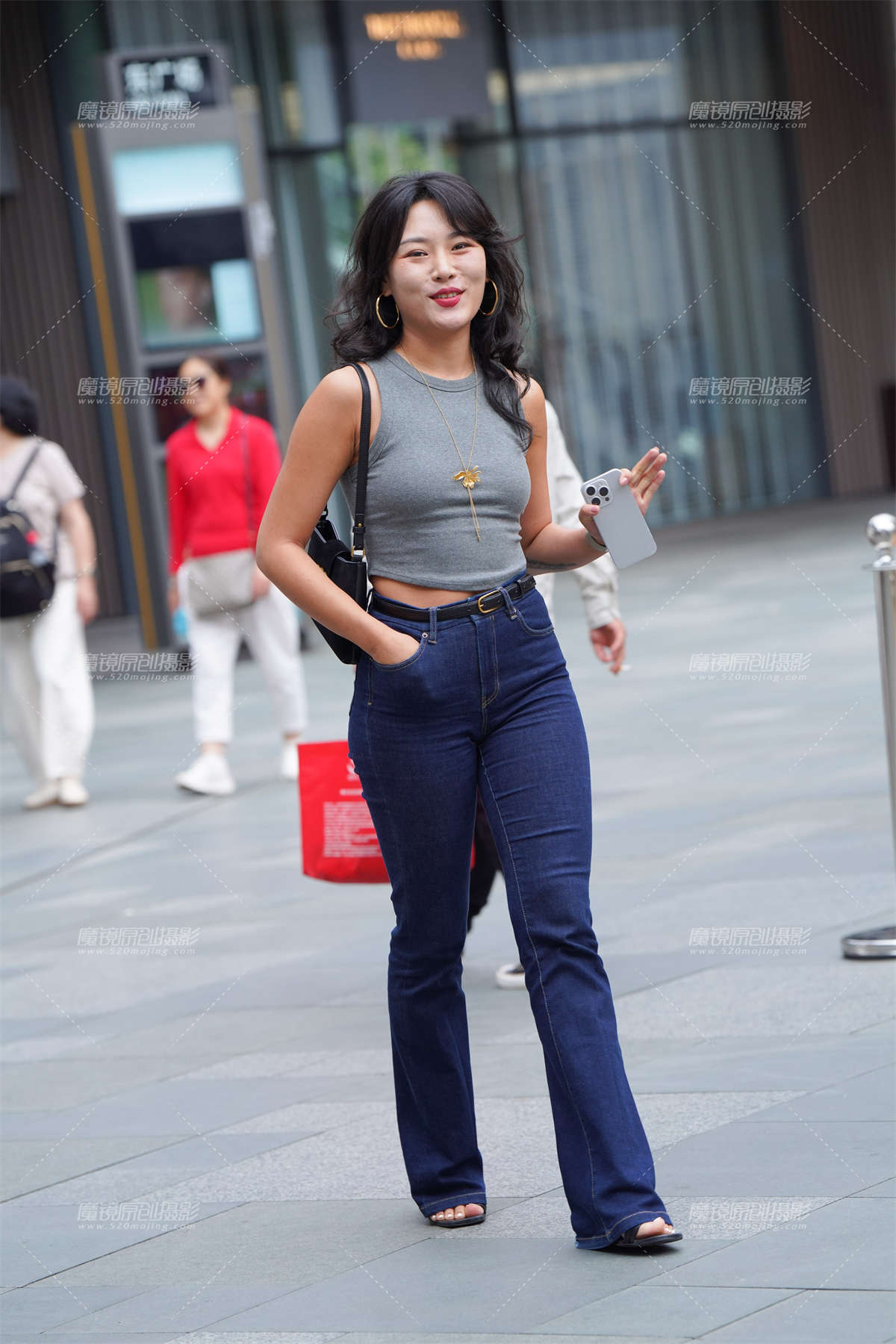 成熟紧牛-日更街拍