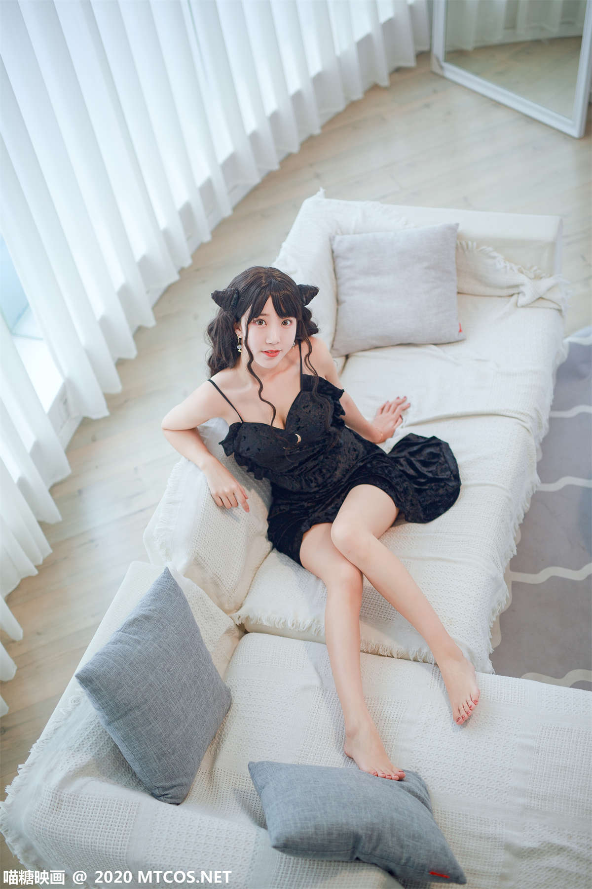 喵糖映画 VOL.160 小恶魔黑裙-日更街拍