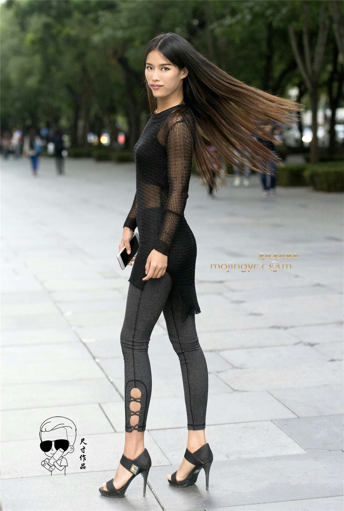 前凸后翘魔鬼身材-日更街拍