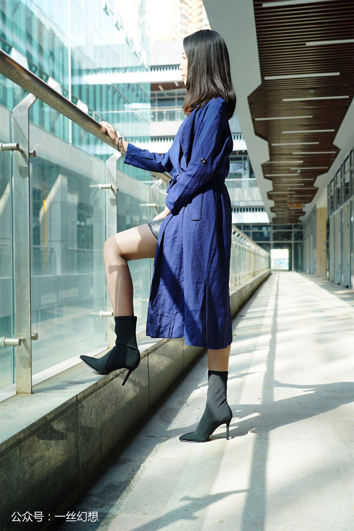 高丝女子图鉴 袜小喵×一丝幻想 NZ020 茜茜-日更街拍