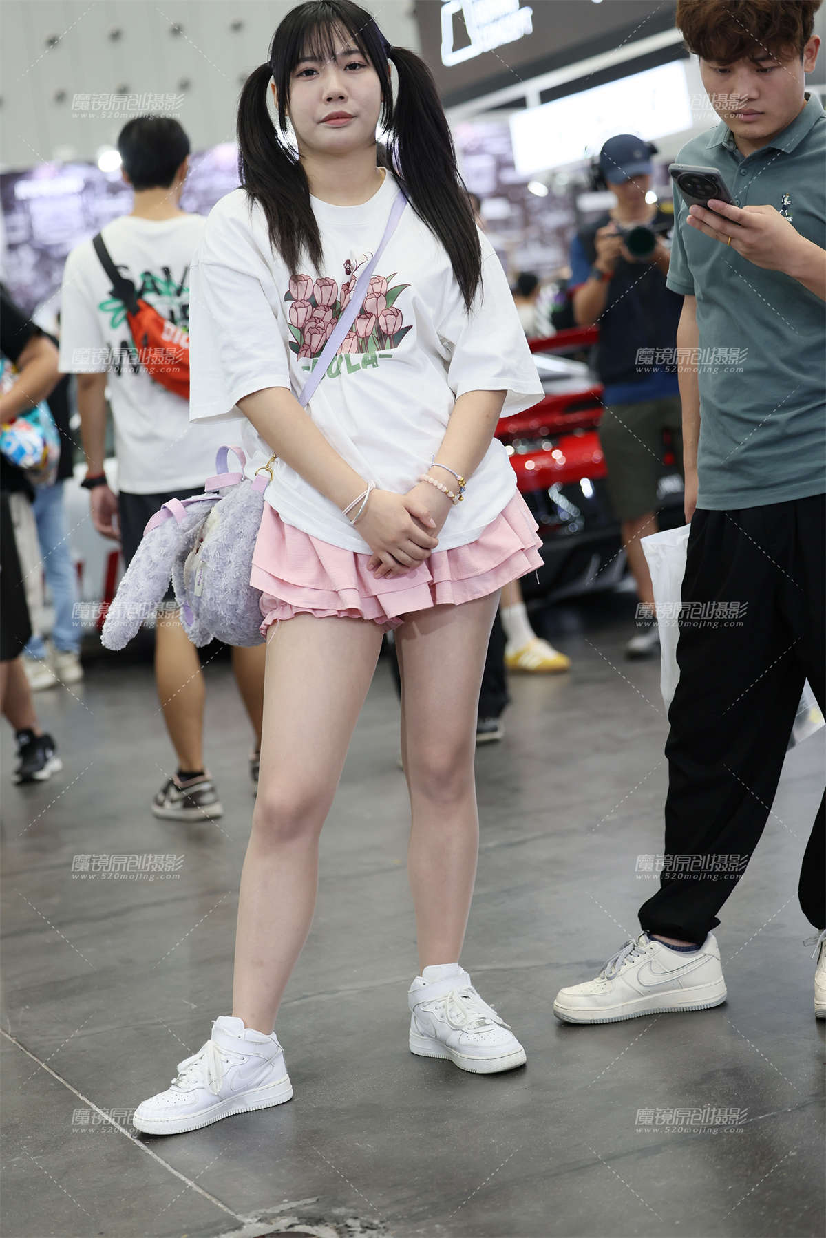 微胖妹妹的肉丝腿-日更街拍