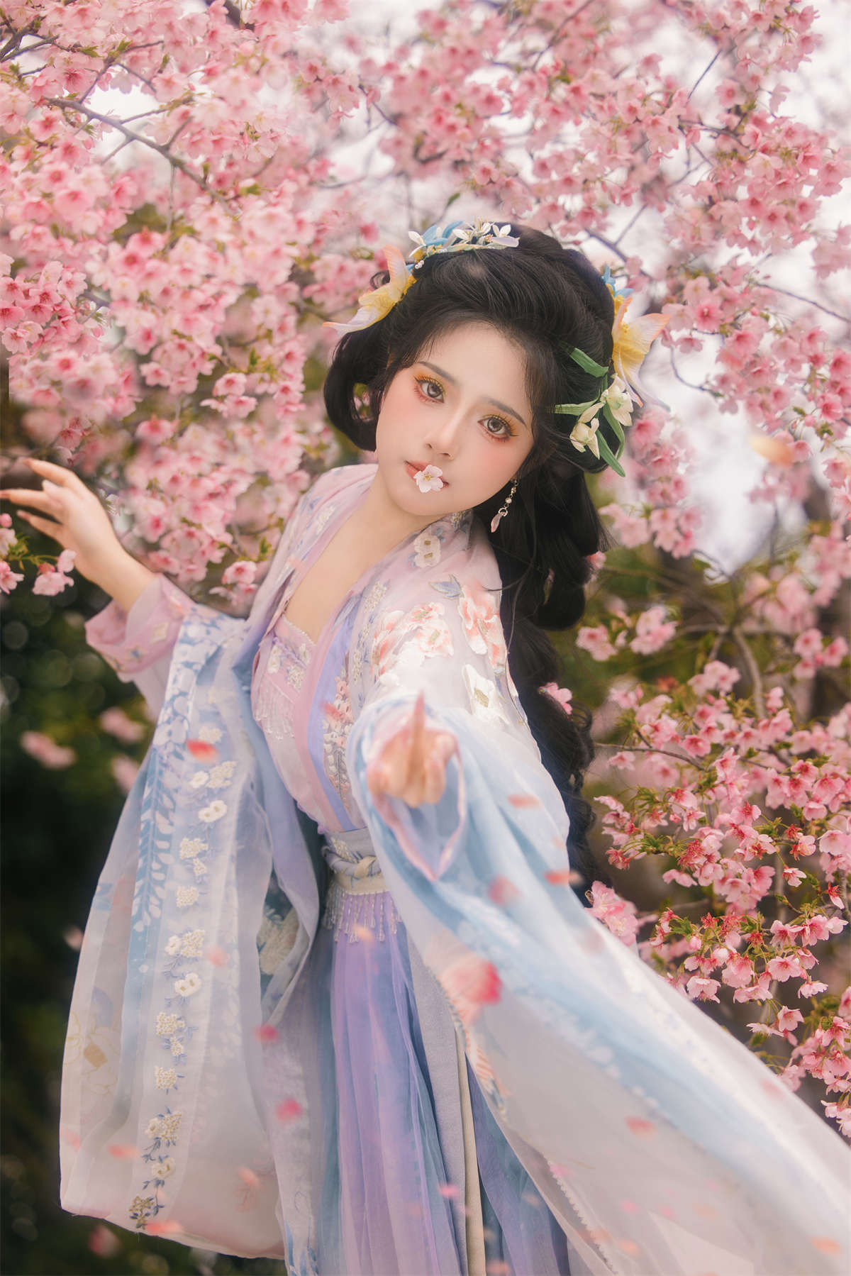 YITUYU艺图语 2025.03.29 樱花雨 衔鹿-日更街拍