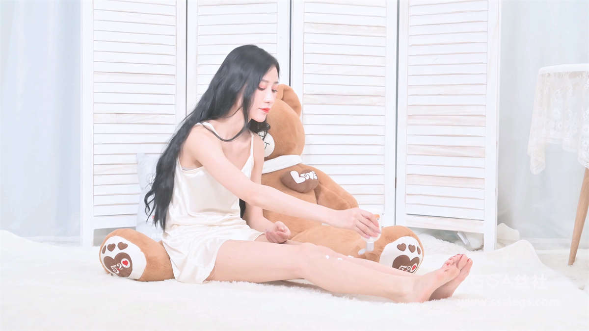 SSA丝社视频 NO.0042 雪儿-日更街拍