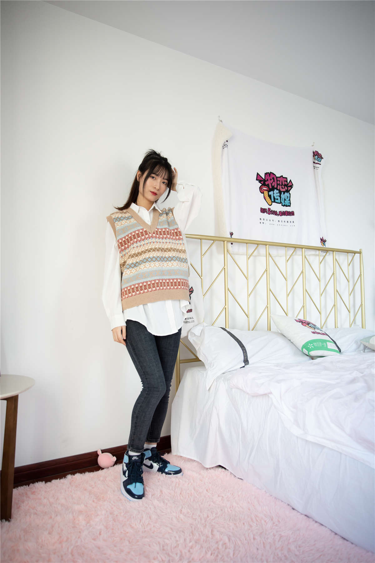 物恋传媒 NO.669 猫耳-雪痕-日更街拍