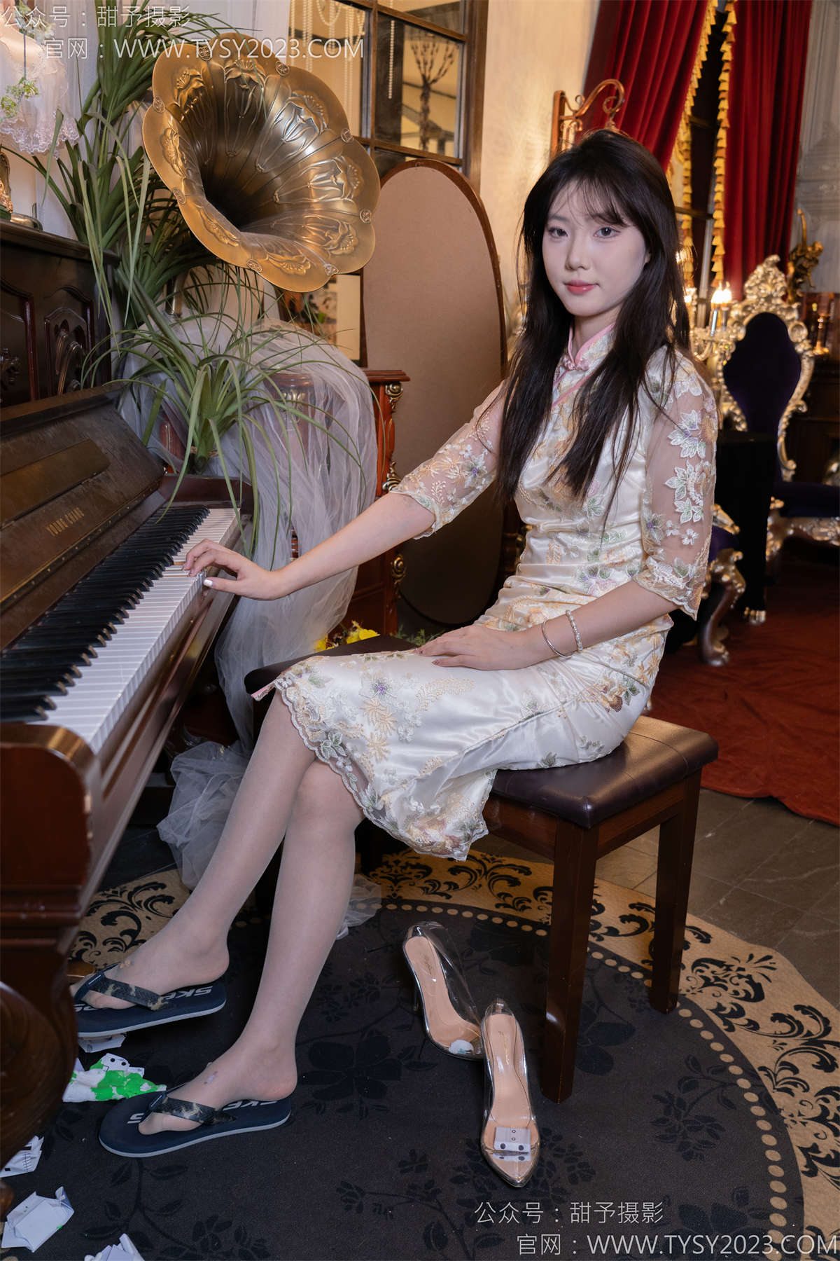 图片[2]-甜予摄影128期：璇璇-拖鞋、高跟鞋、薄灰丝（脚尖加固版）、薄黑丝（脚尖加固版）、踩小房子剧情 完整版-日更街拍