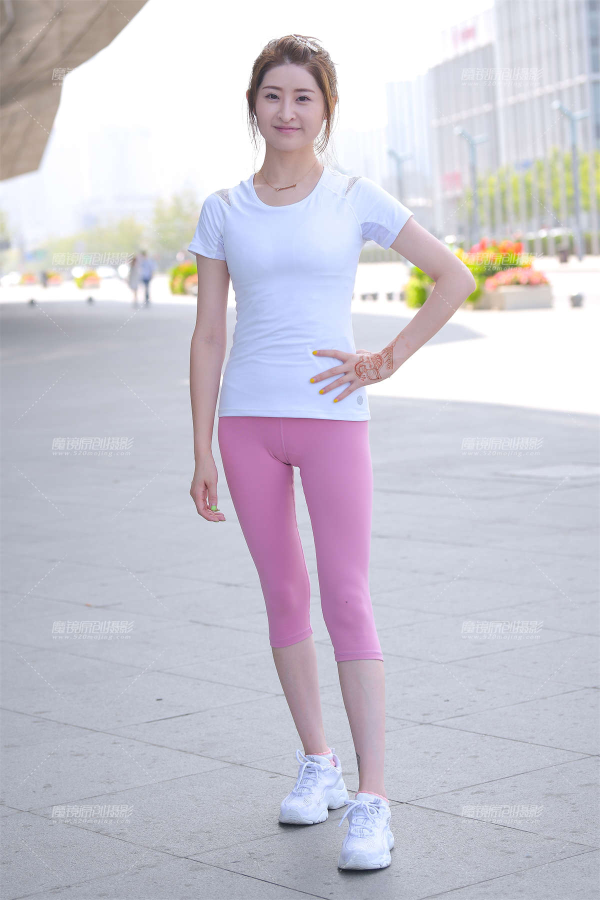 【街拍之魂赛帖】清纯粉色紧身-日更街拍