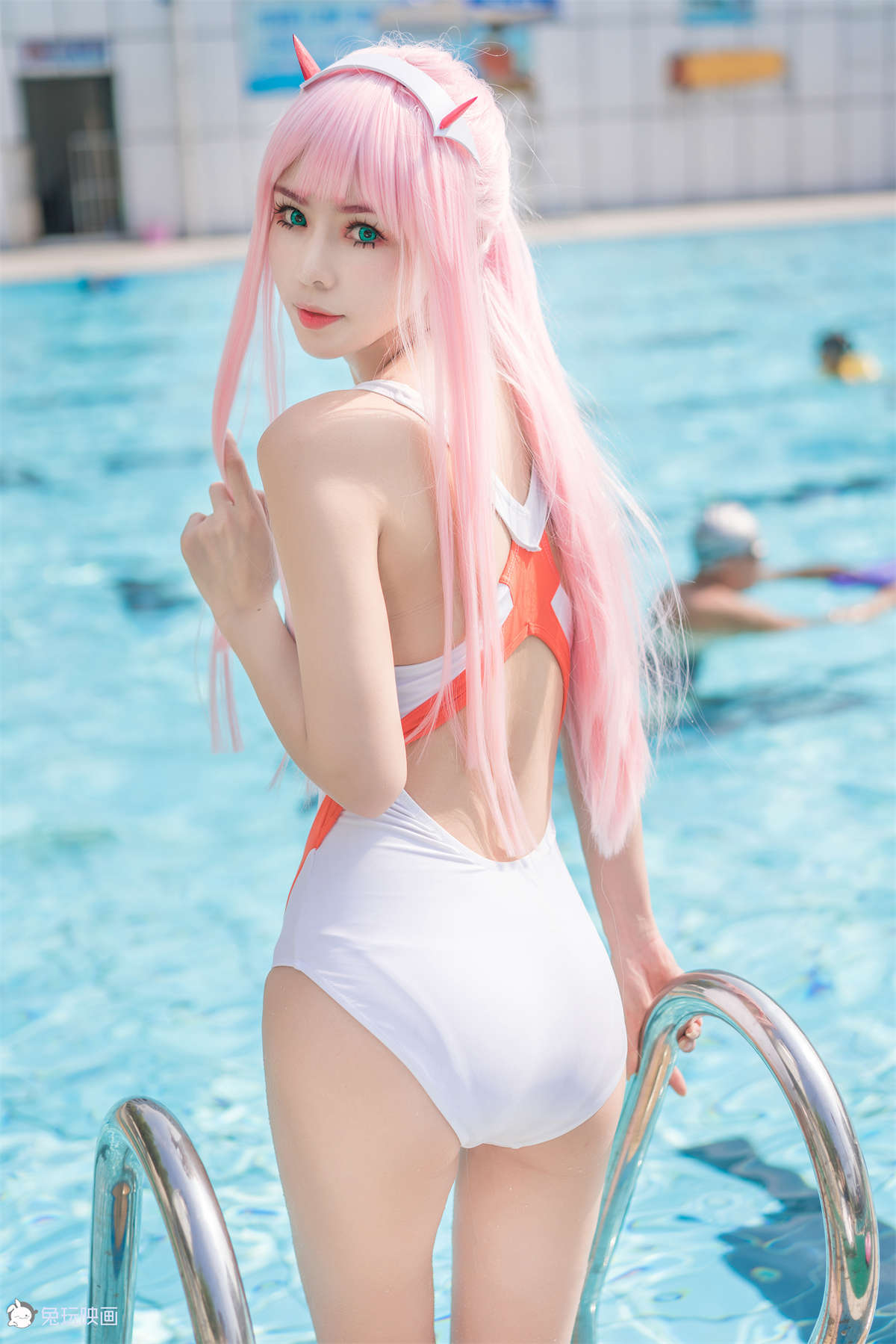 图片[2]-兔玩映画 夏日泳装 VOL.012 泳池边-日更街拍