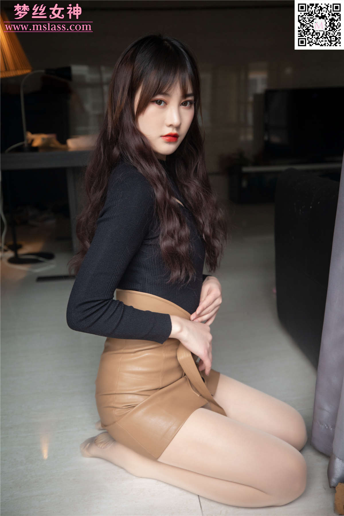 2019.11.17 小唐嫣 旗袍下的包裹-日更街拍