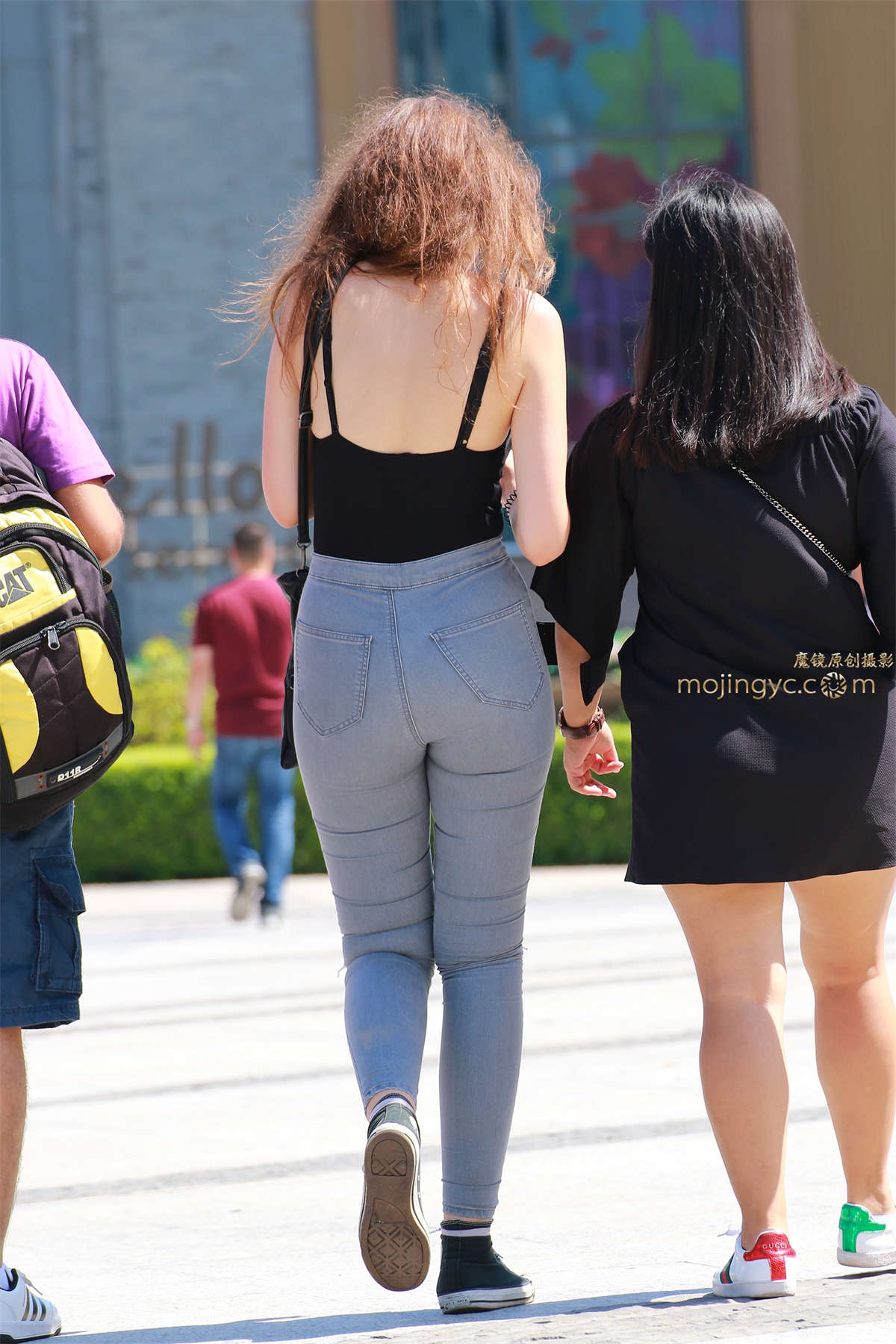 图片[2]-高挑 洋妞 紧牛大臀-日更街拍