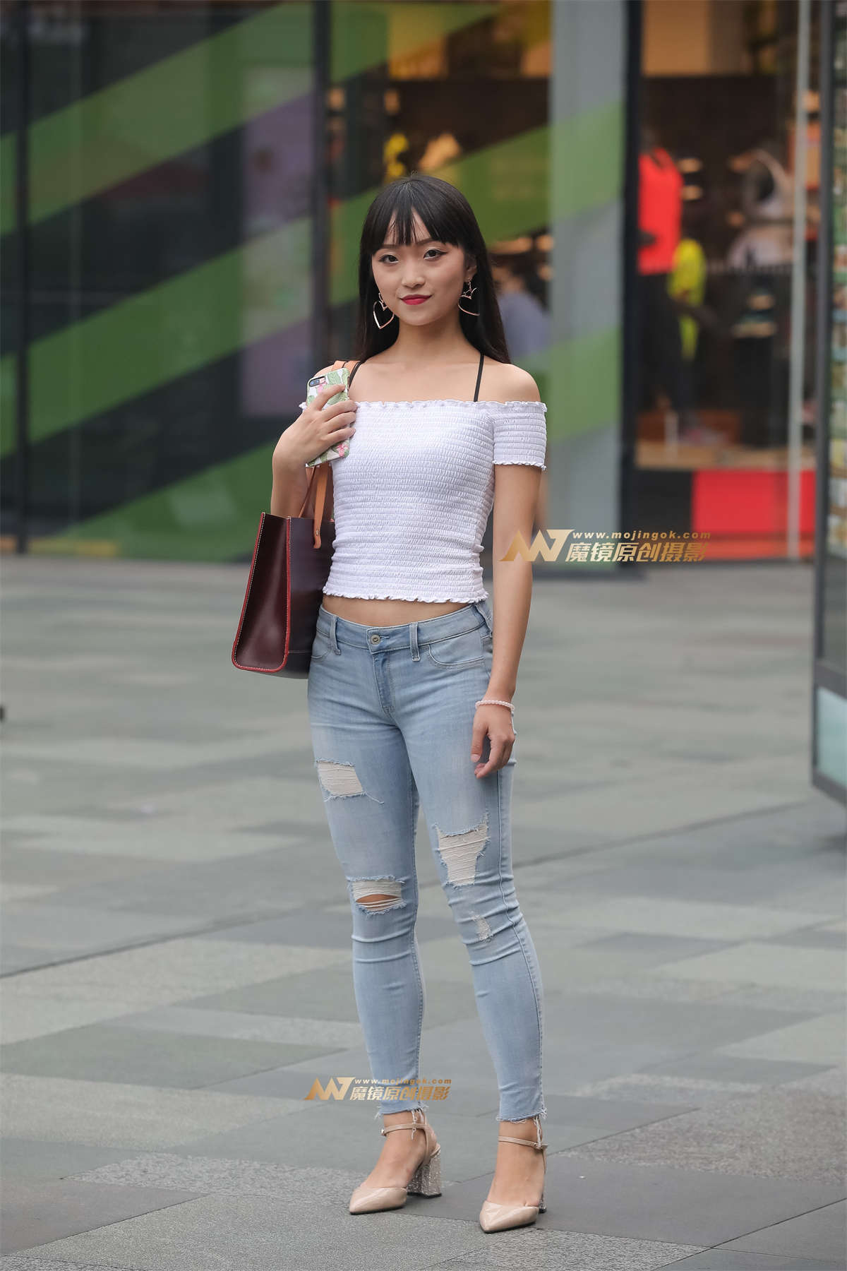 【凯恩赛帖】紧牛翘臀-日更街拍