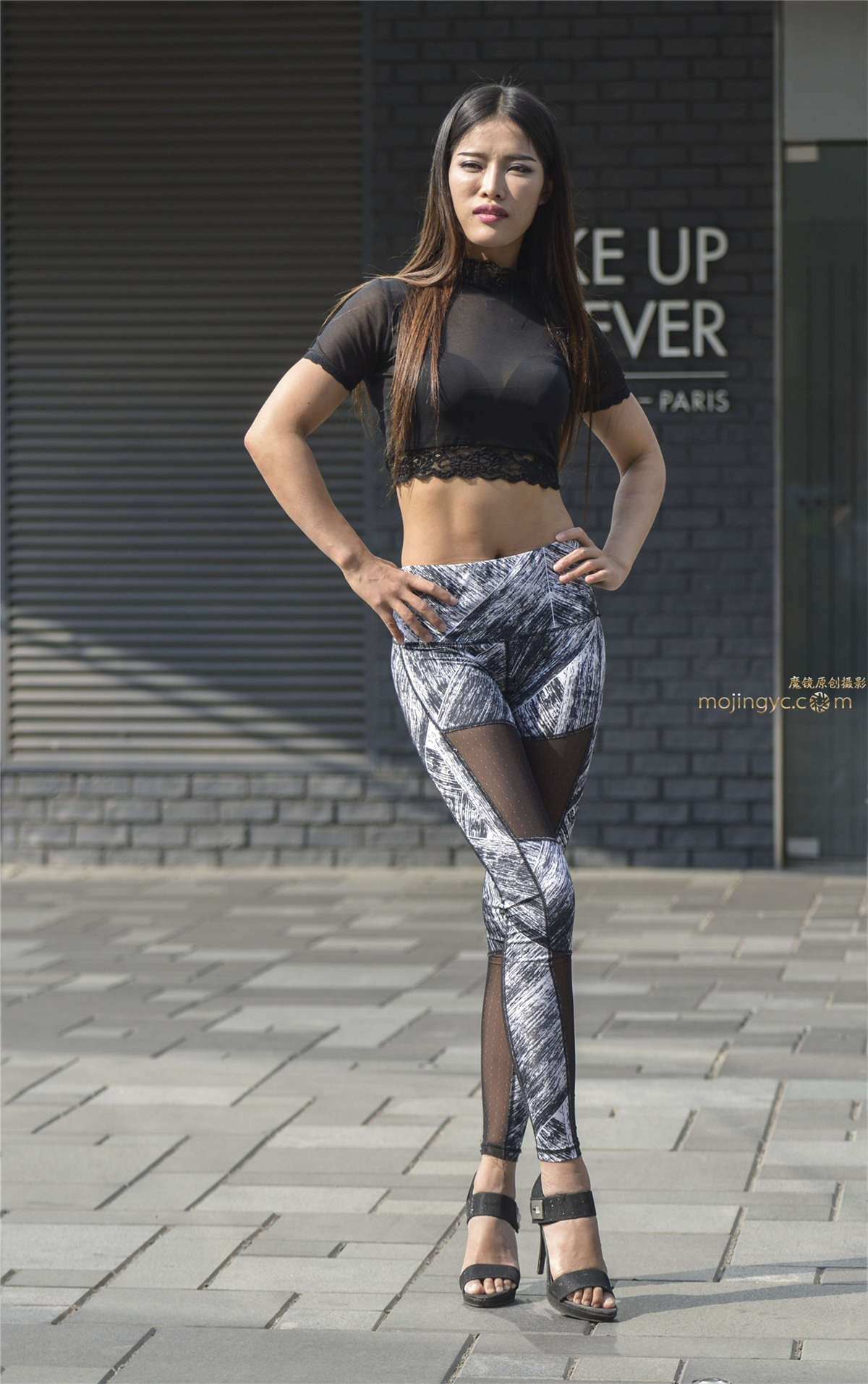 性感美女激情起舞-日更街拍