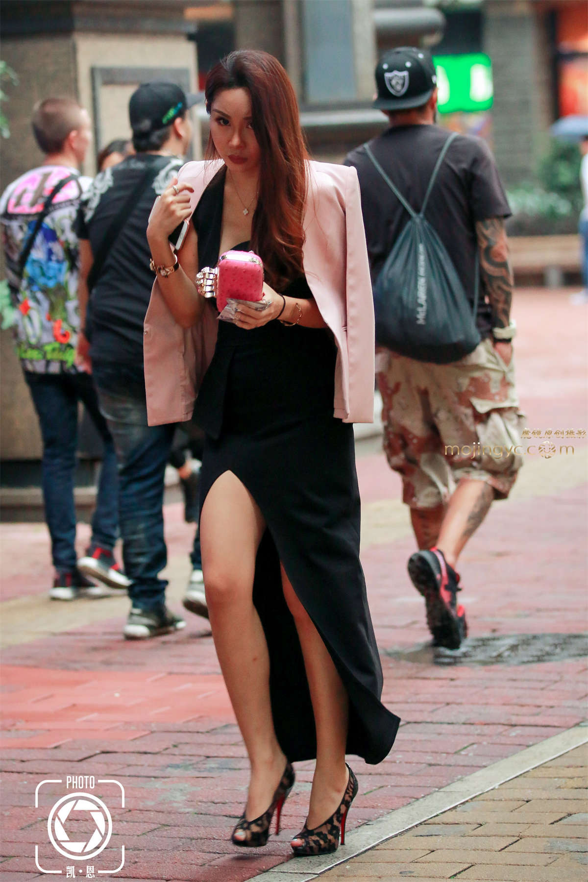 高挑气质开叉长裙美女-日更街拍