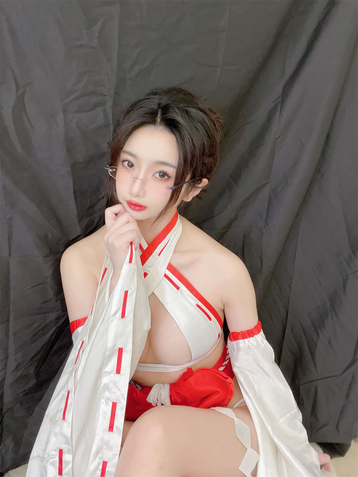 鬼畜瑶-巫女-日更街拍