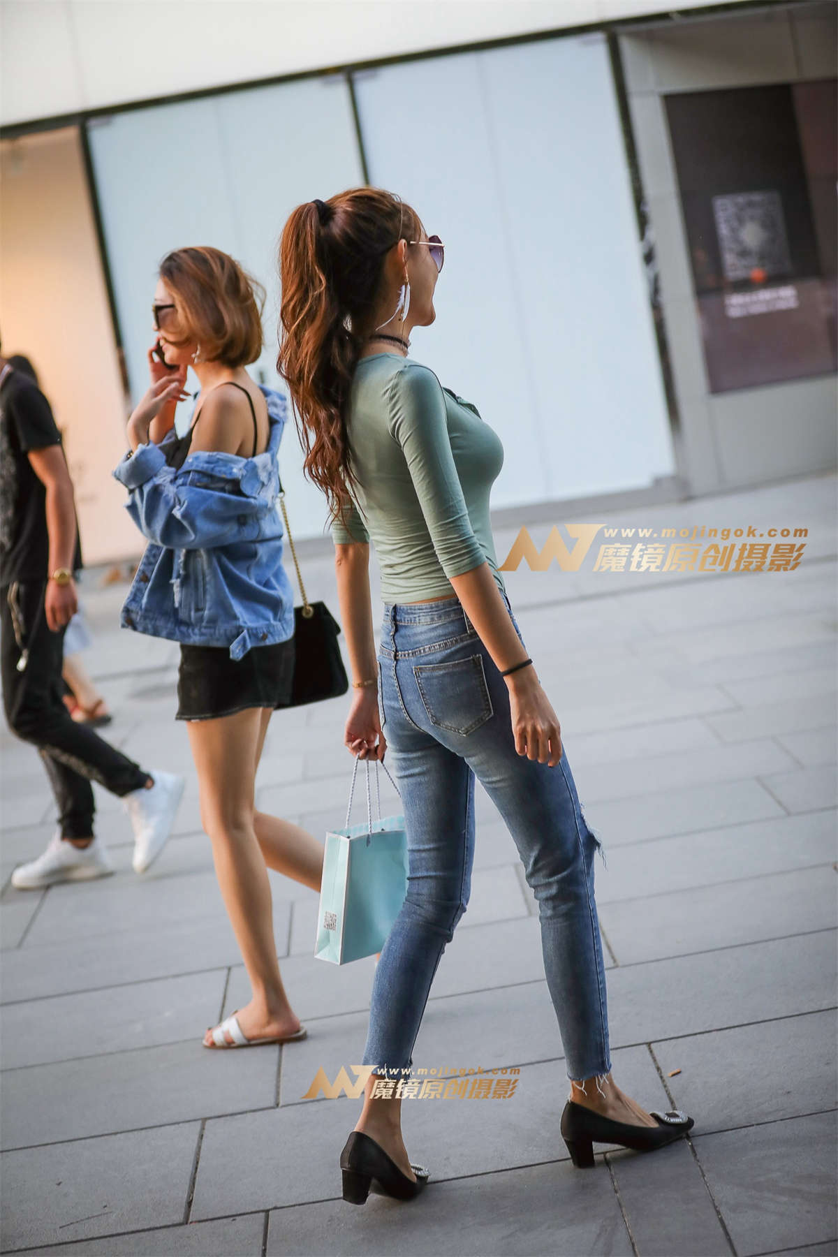 图片[2]-极品胸模 呼之欲出-日更街拍