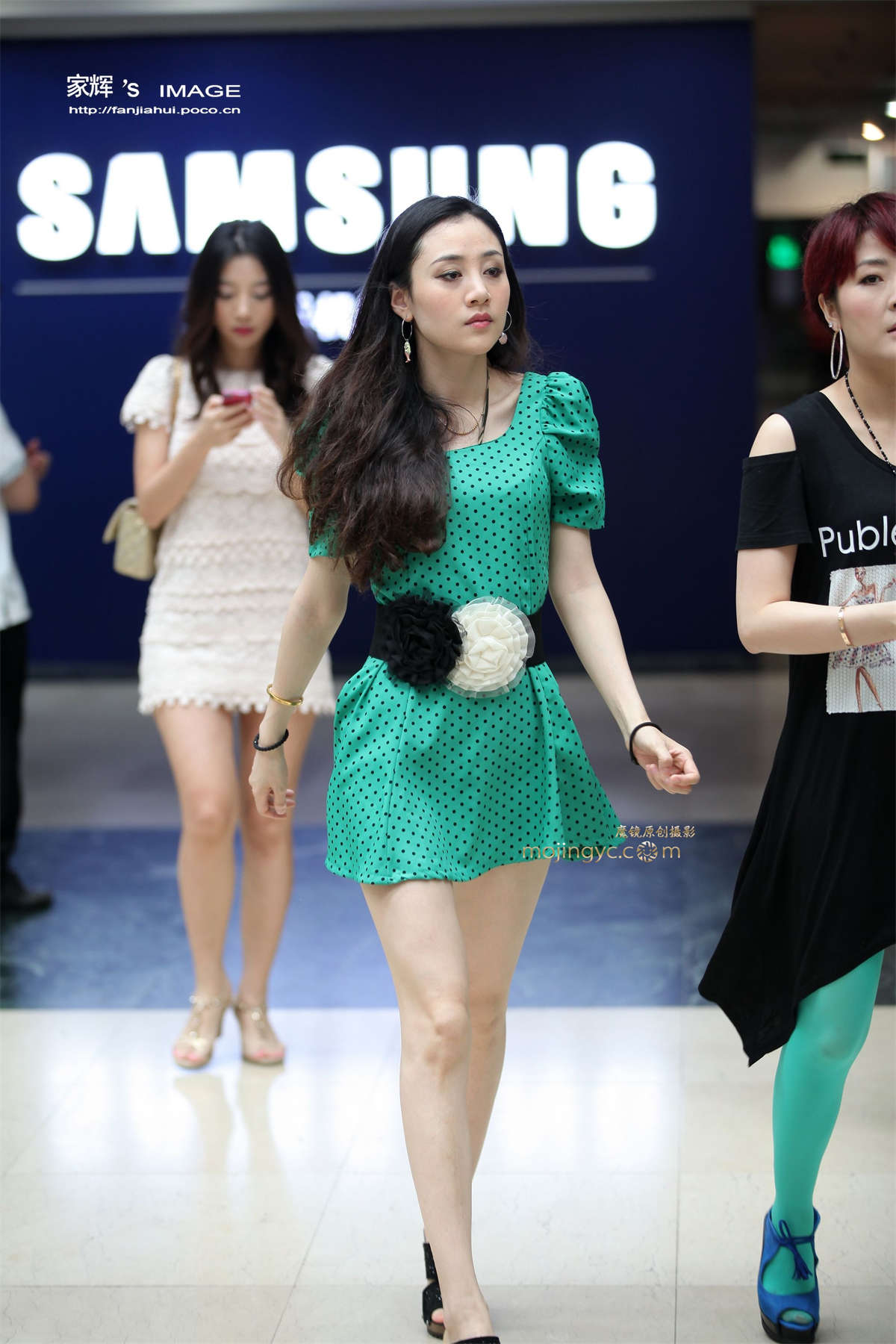 图片[2]-绿色波点连衣短裙美女-日更街拍