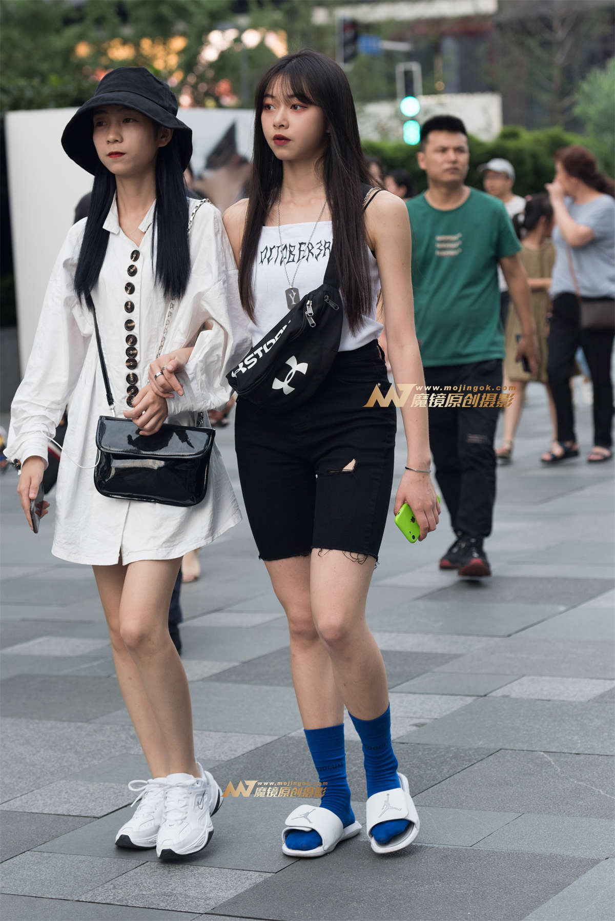 甜美的小姐姐-日更街拍