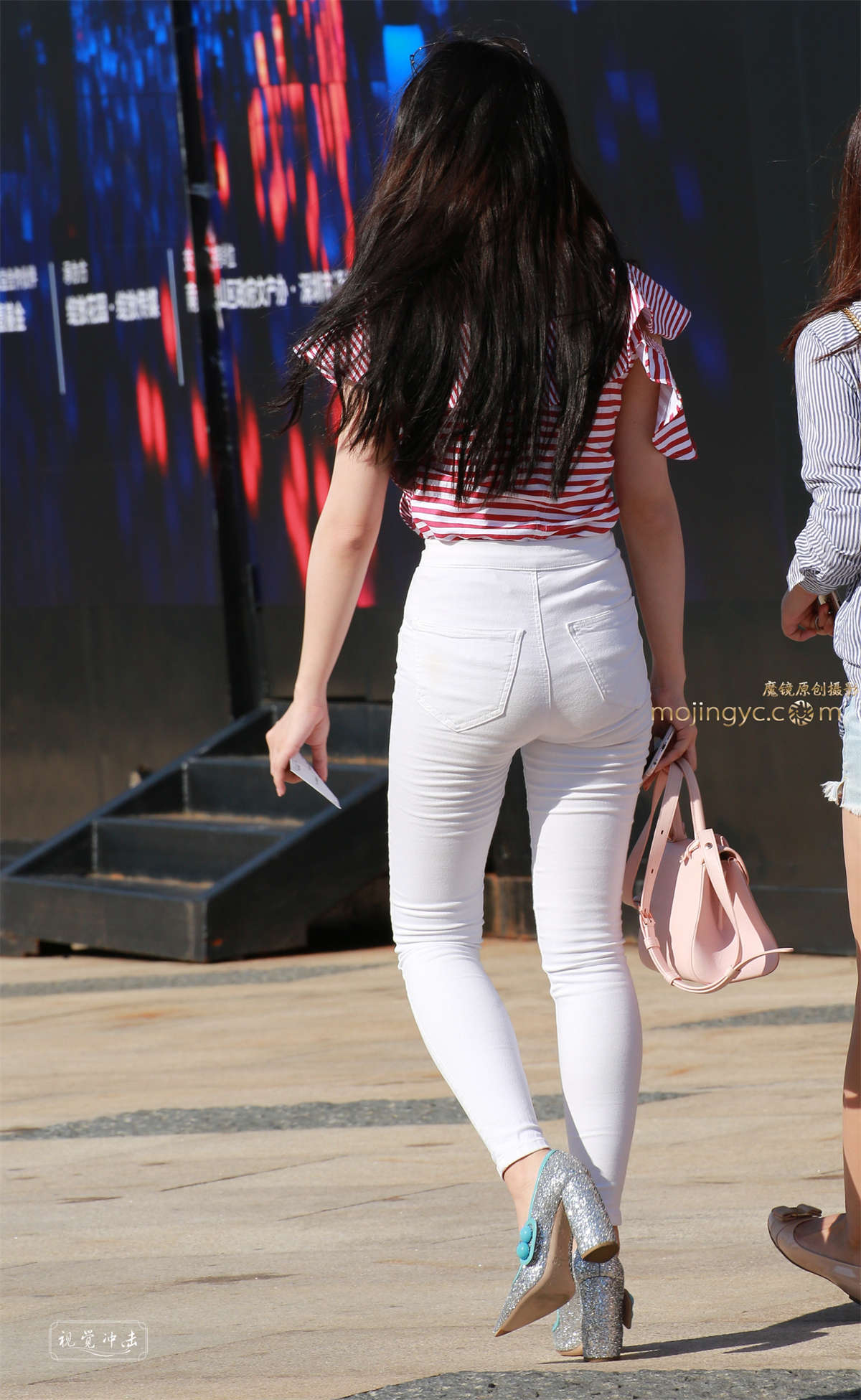 图片[2]-靓丽 白裤 美腿 凉高跟 美眉-日更街拍