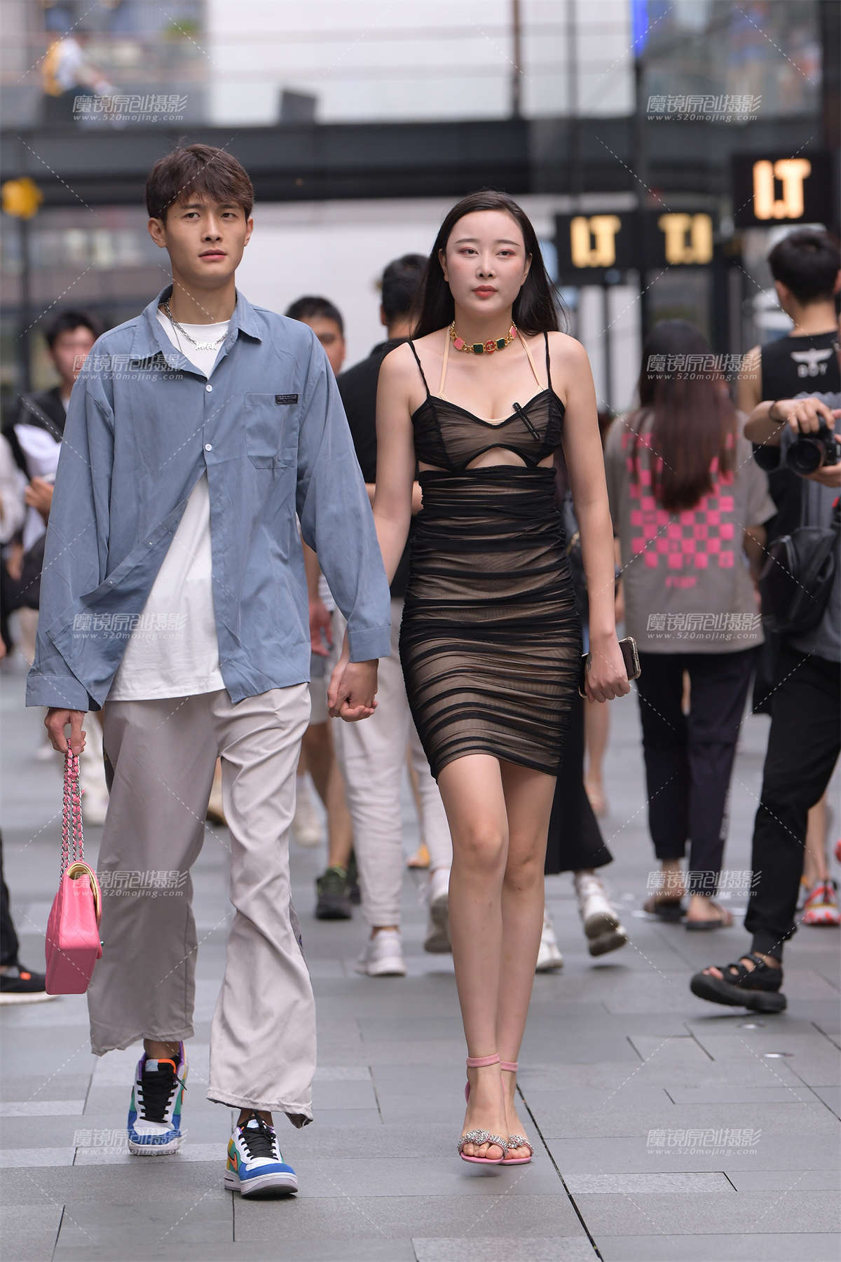 性感女友，陪你看电影~-日更街拍