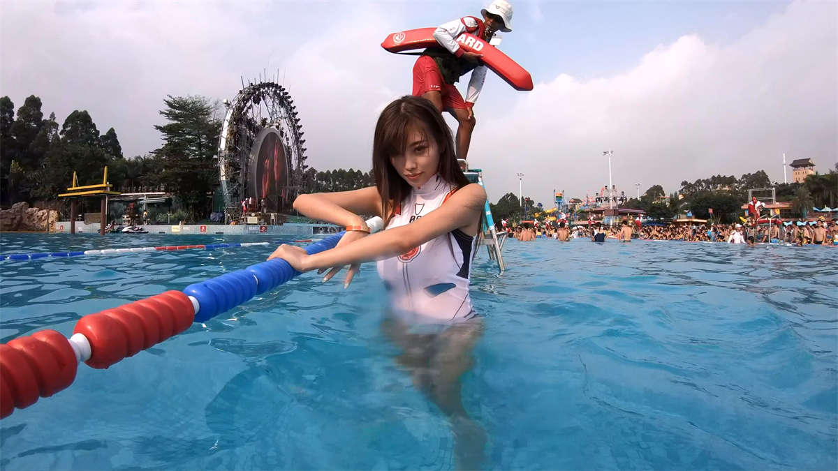 图片[2]-比基尼泳装美女泳池拍摄视频（上）-日更街拍