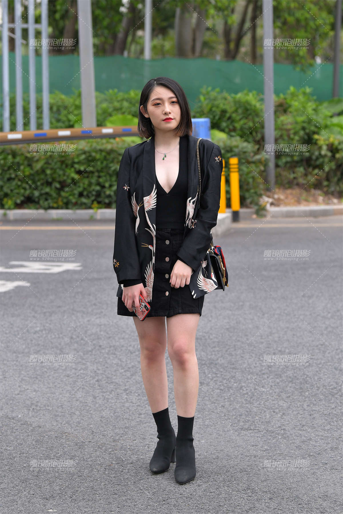 性感深V小姐姐-日更街拍